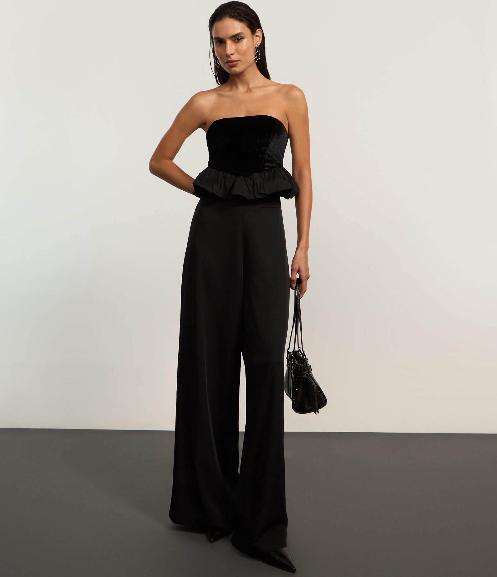 Blusa em Veludo com Barra Balonê Preto 5