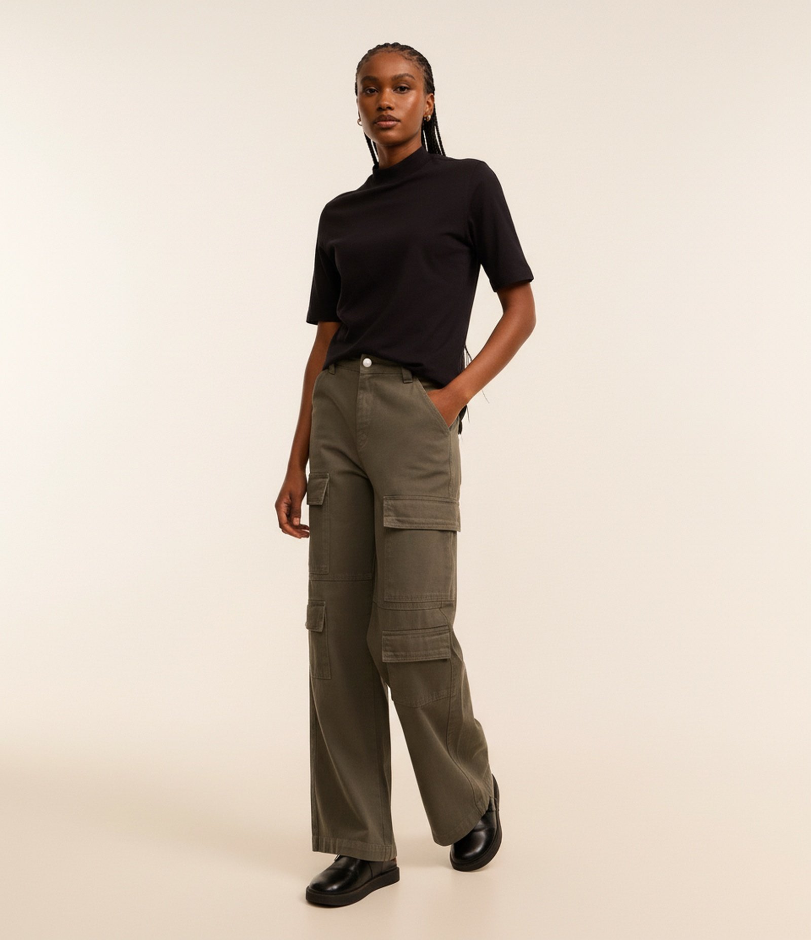 Camiseta em Algodão com Golinha Preto 5