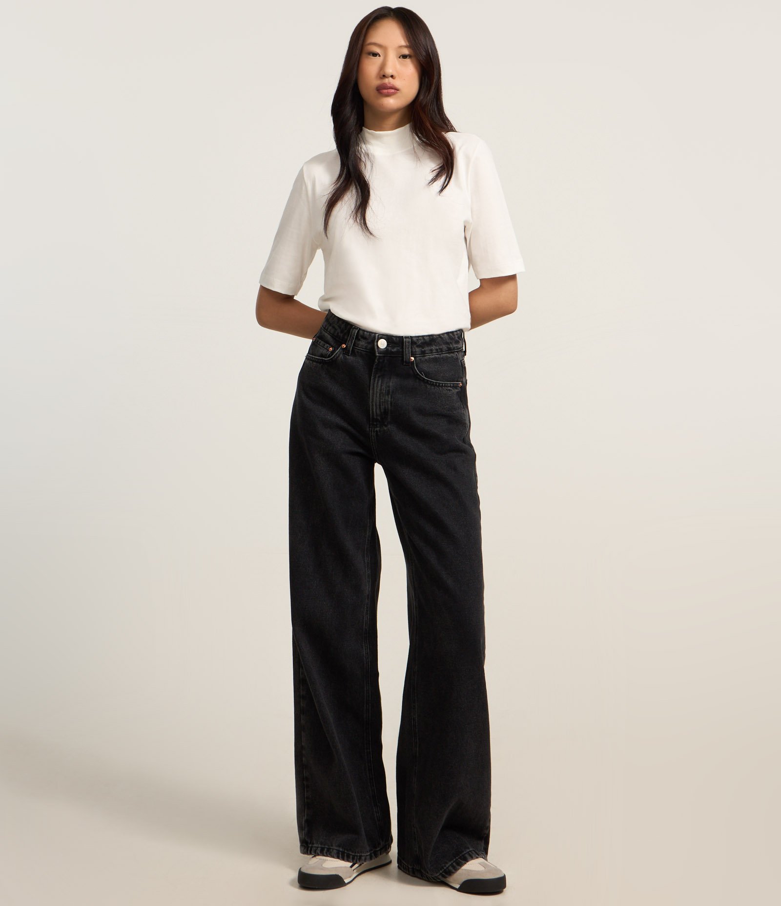 Camiseta em Algodão com Golinha Branco 2