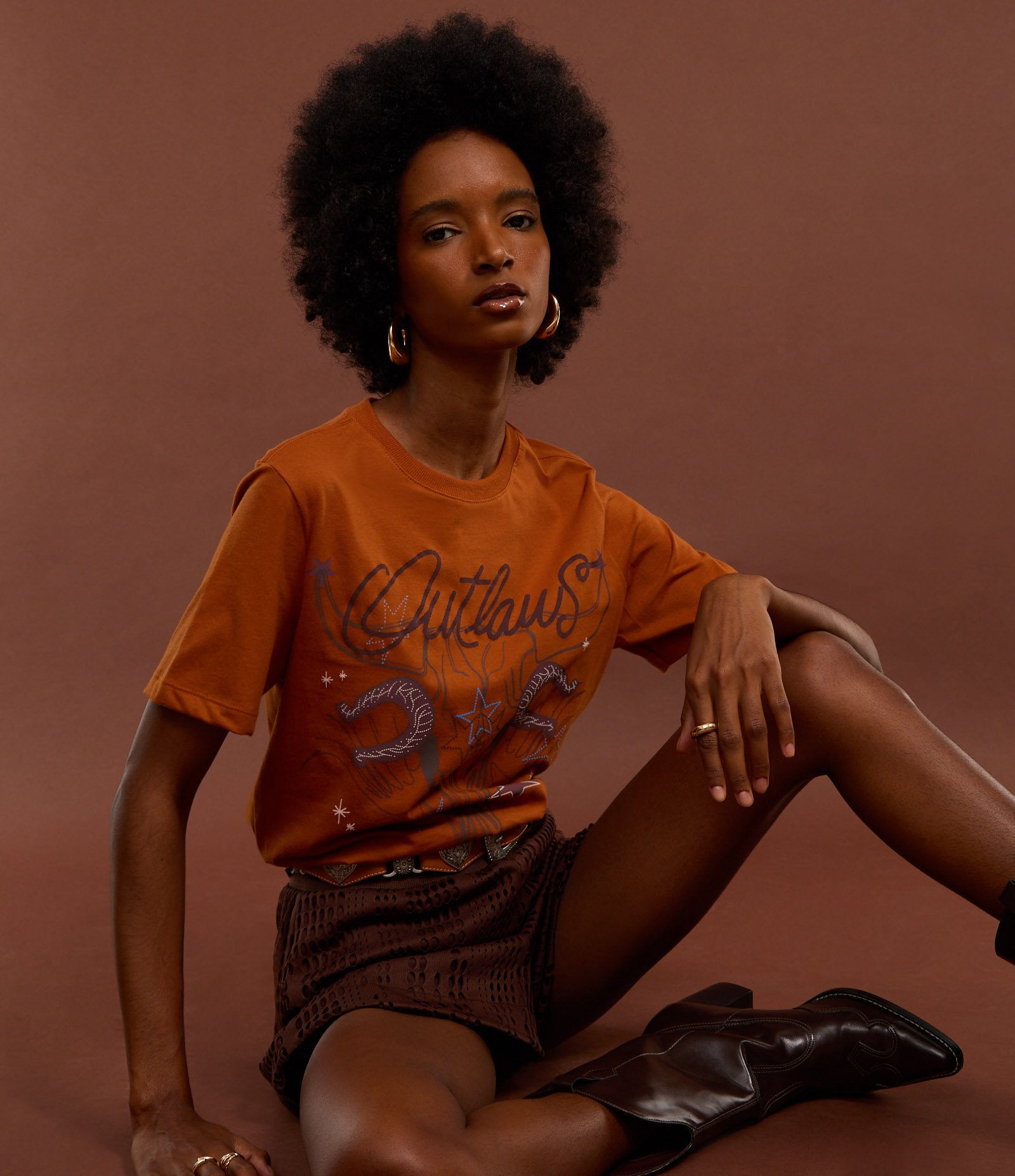 Camiseta em Algodão com Estampa Outlaws Marrom 4