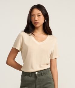 Blusa Básica em Viscose com Gola V em Ribana
