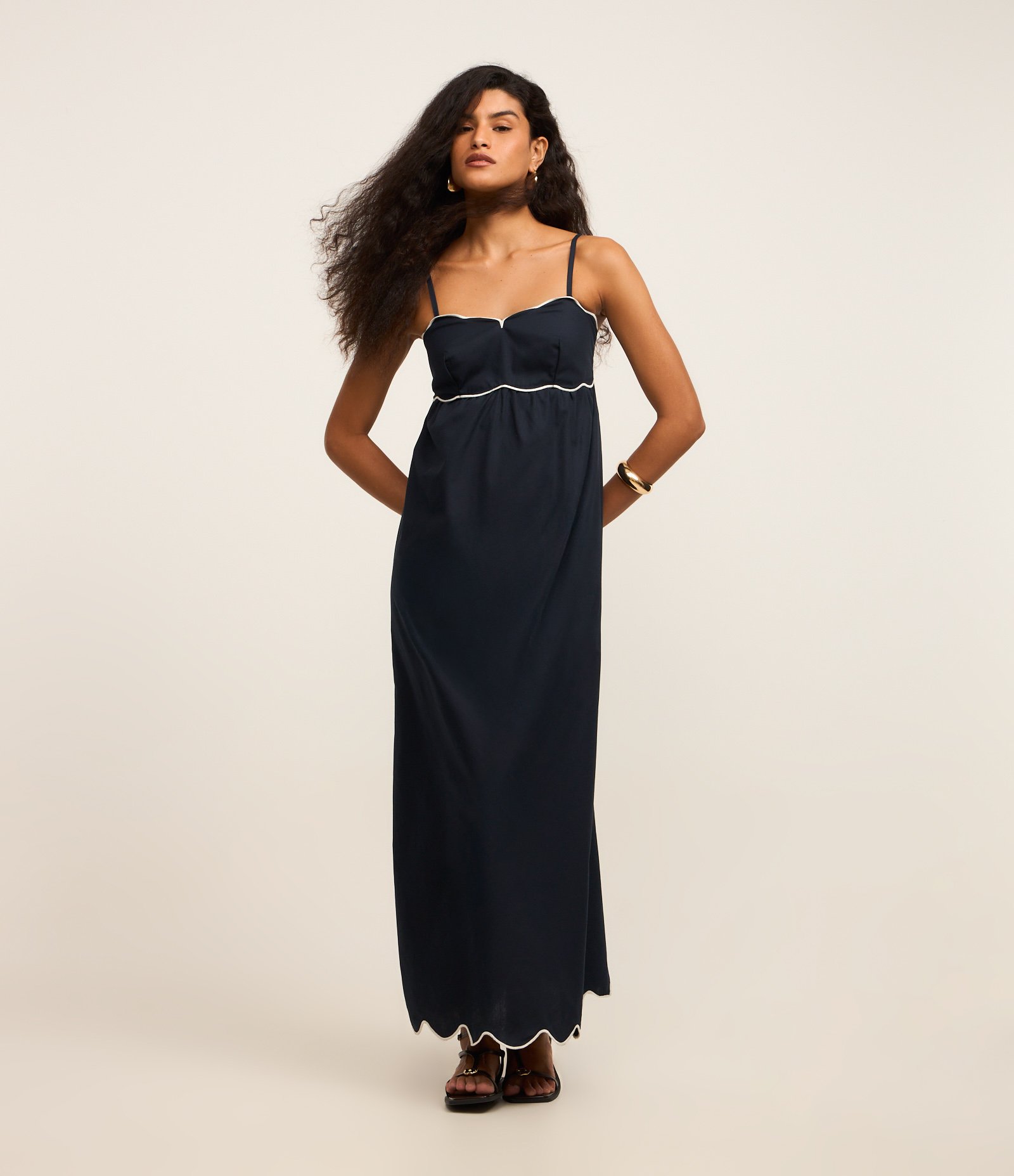 Vestido Longo em Tricoline com Decote Ondulado Azul Marinho 1