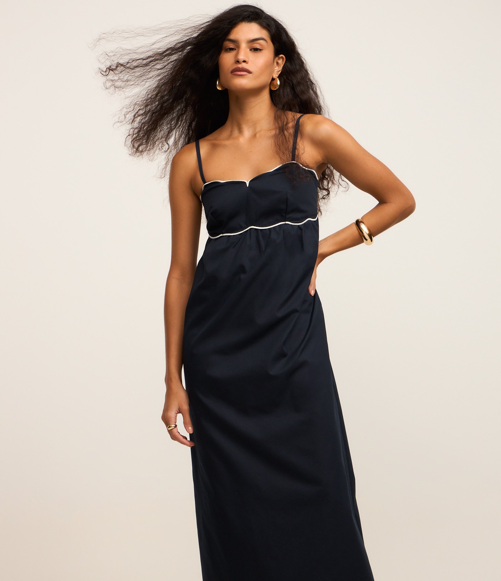 Vestido Longo em Tricoline com Decote Ondulado Azul Marinho 3