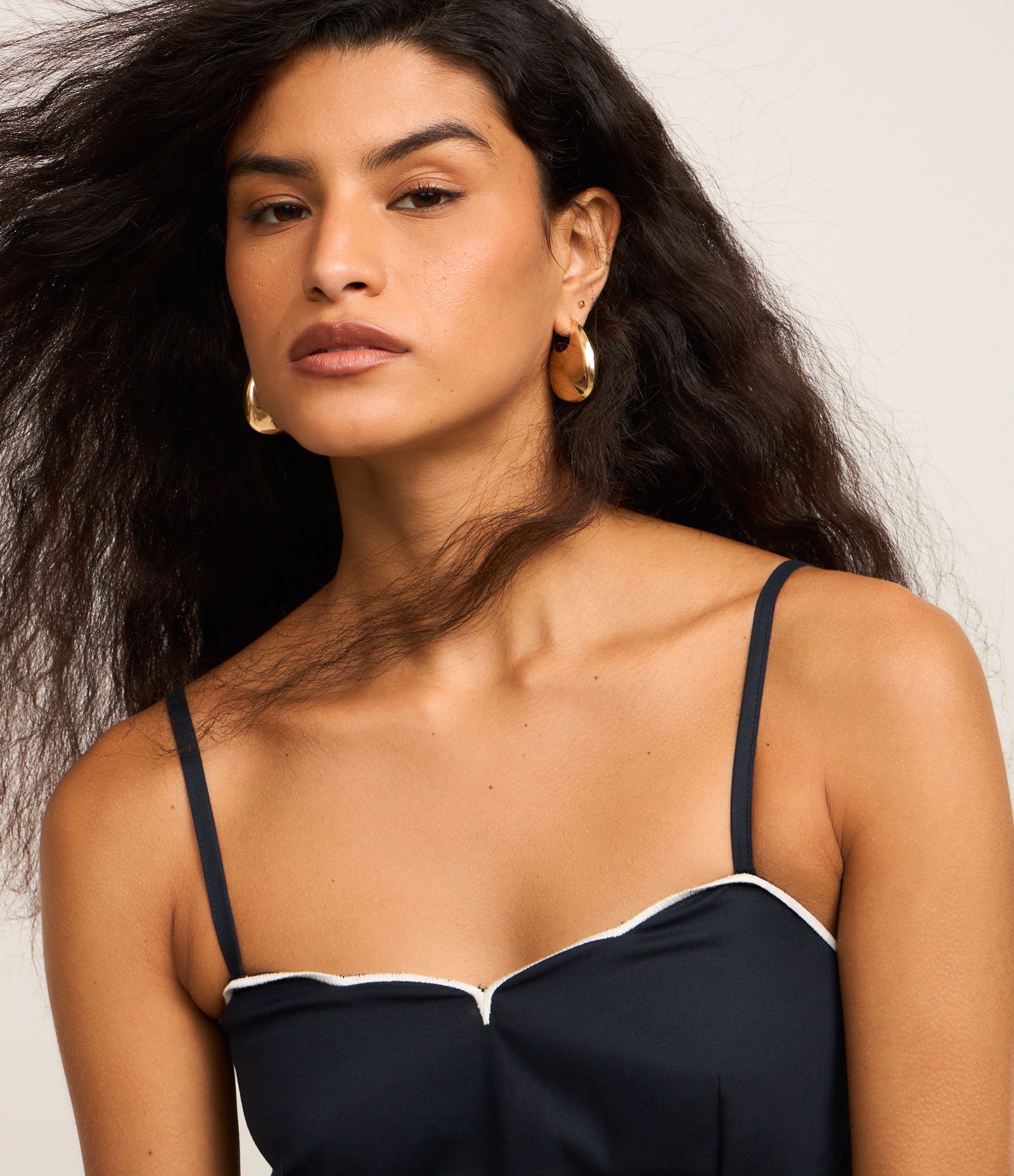 Vestido Longo em Tricoline com Decote Ondulado Azul Marinho 4