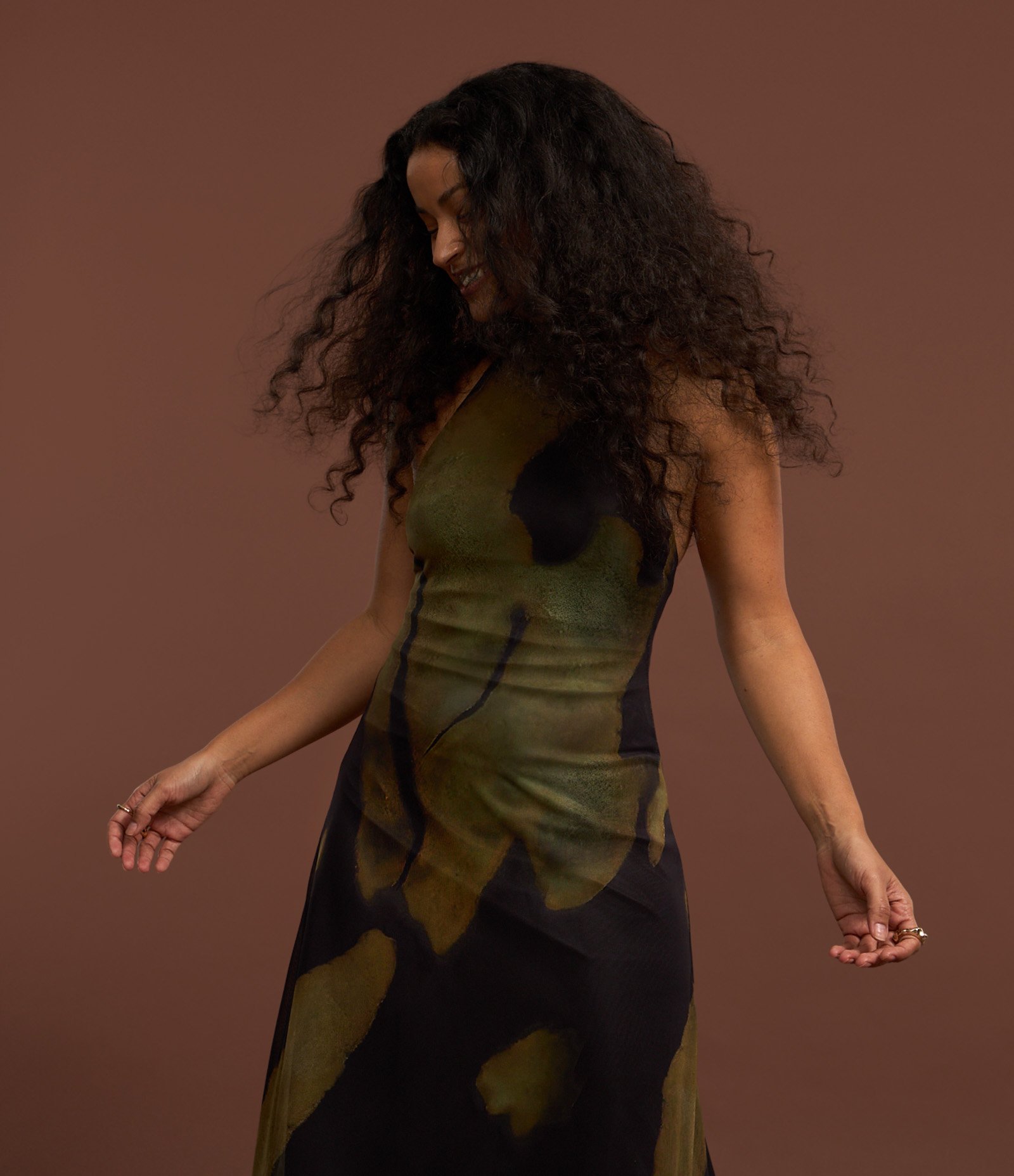 Vestido New Midi em Tule com Barra Assimétrica Preto 6