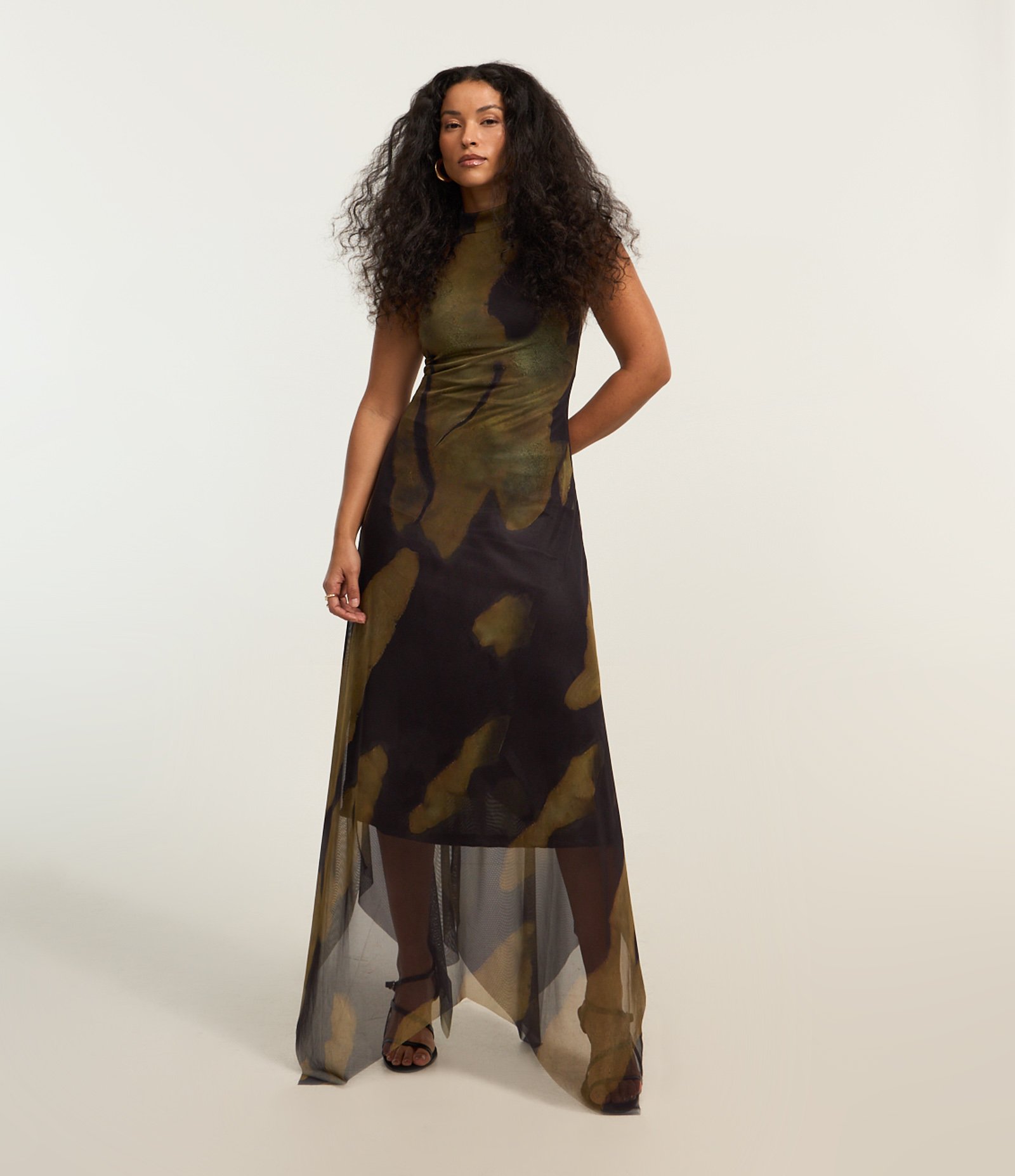 Vestido New Midi em Tule com Barra Assimétrica Preto 1