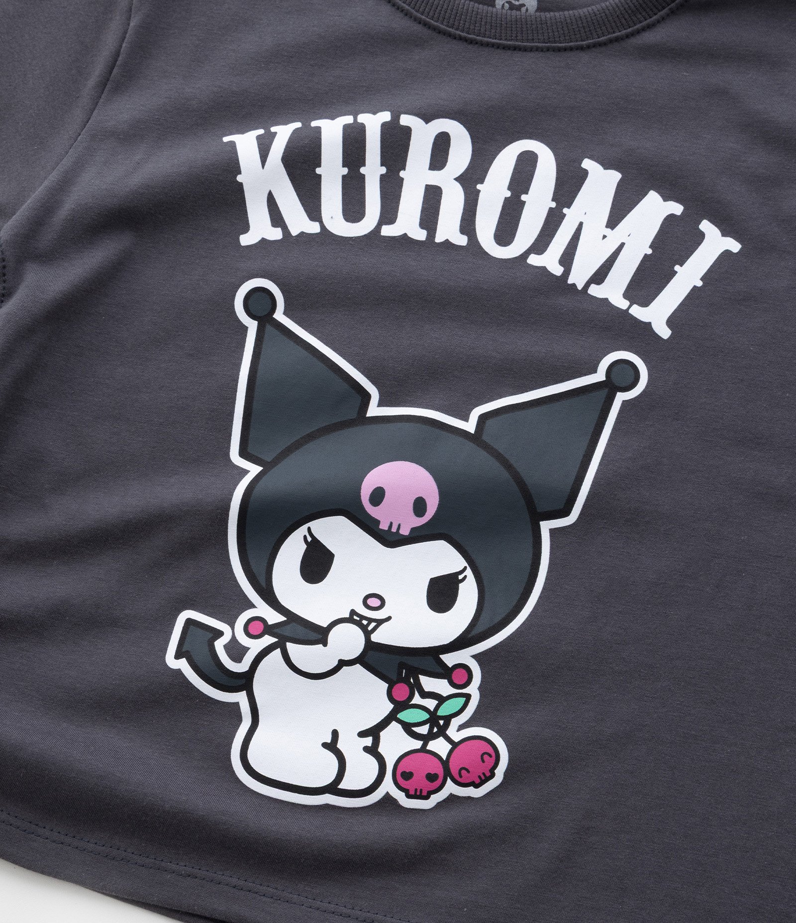 Camiseta Infantil com Amarração e Estampa Kuromi - Tam 5 a 14 Anos Cinza 4