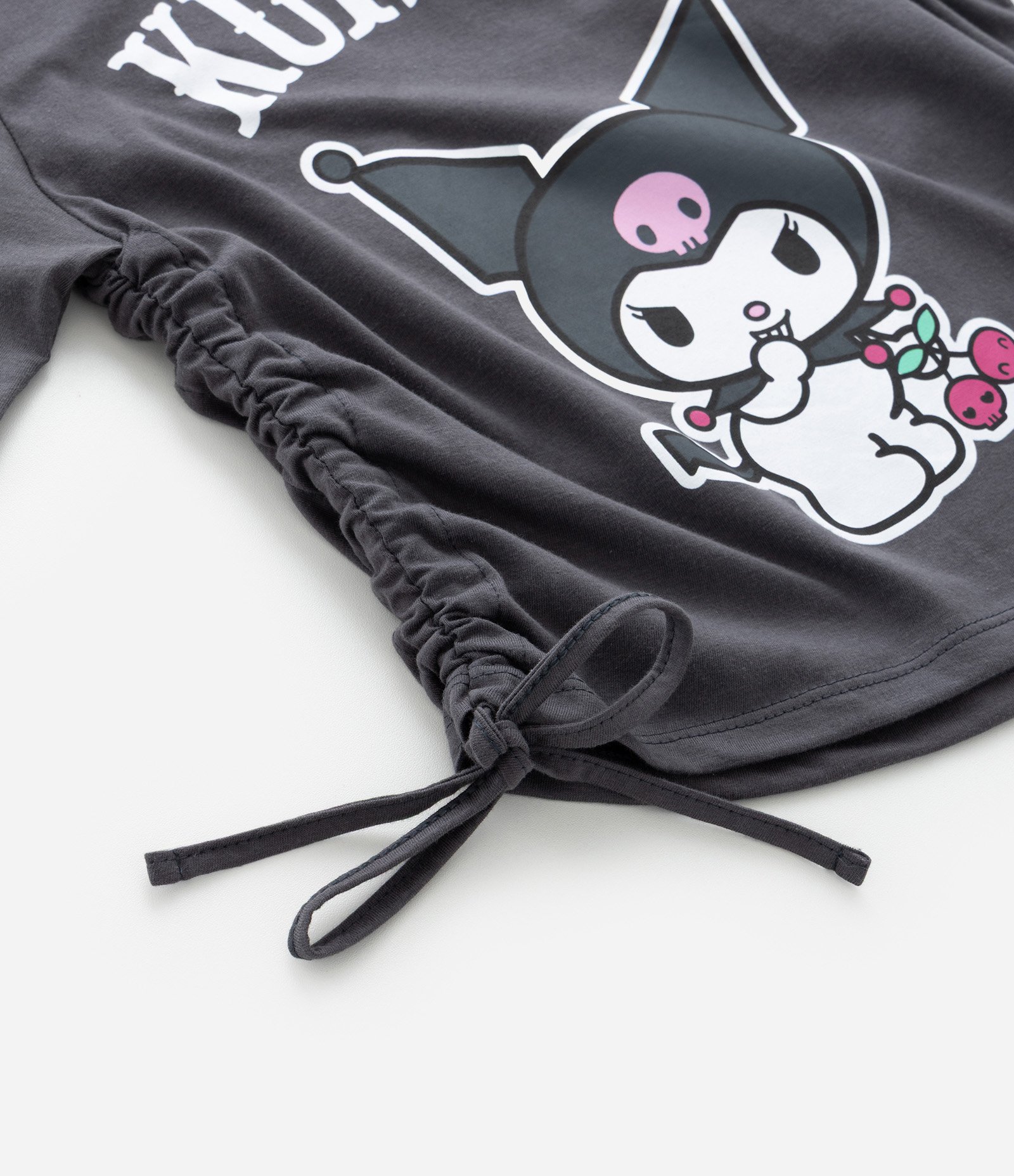Camiseta Infantil com Amarração e Estampa Kuromi - Tam 5 a 14 Anos Cinza 4