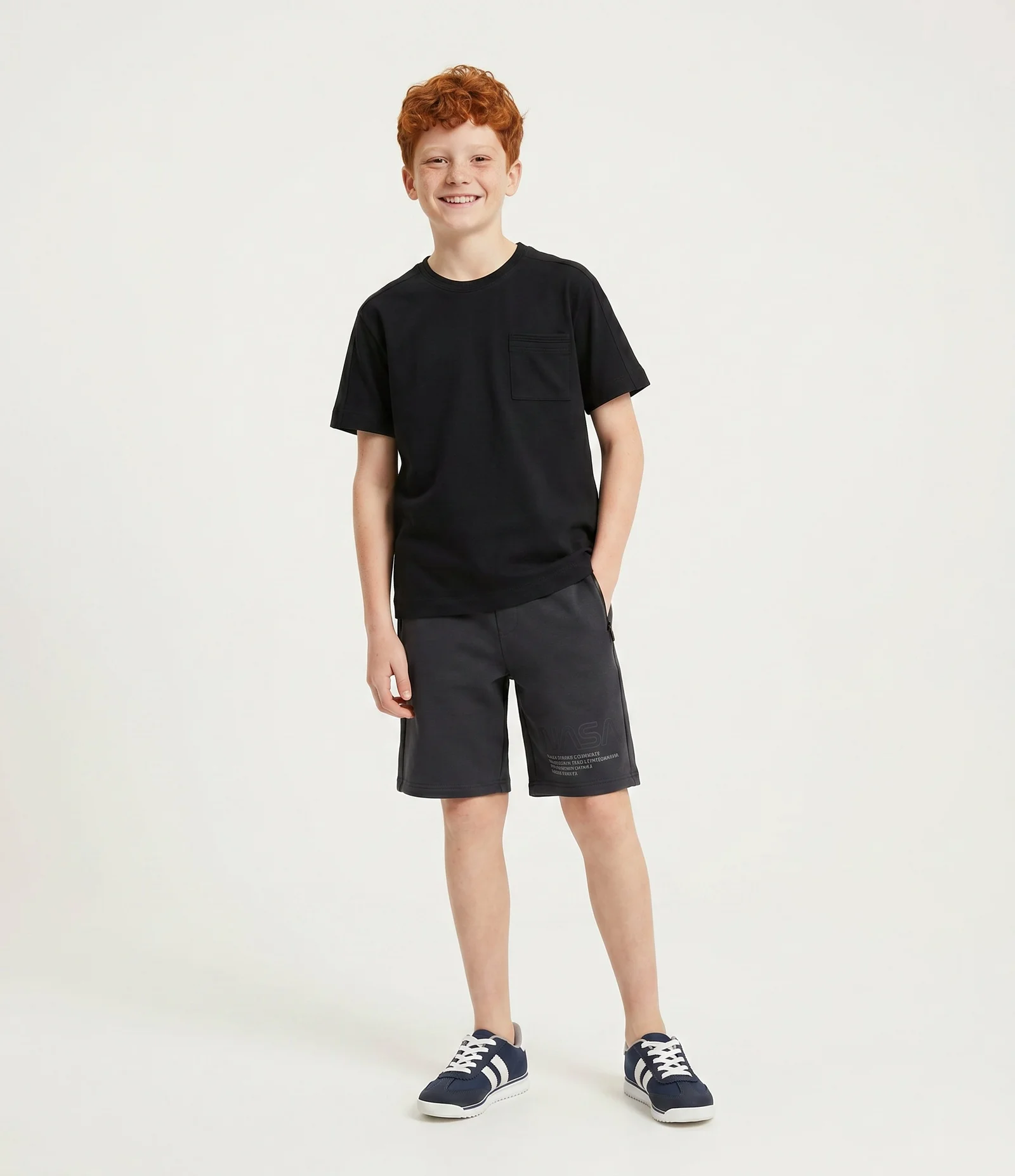 Bermuda Infantil com Bolsos e Estampa NASA - Tam 5 a 14 Anos Cinza Escuro 1