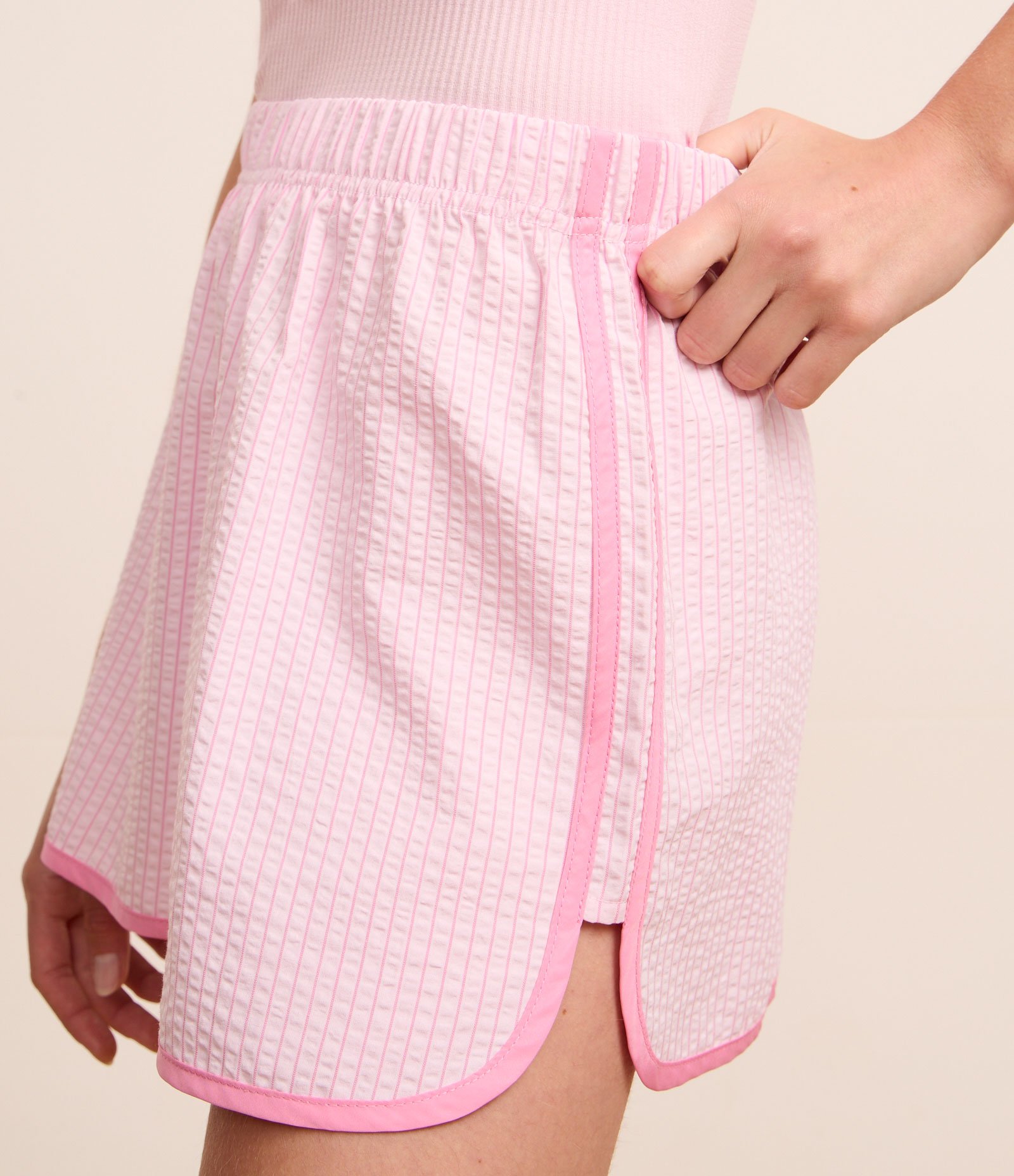 Short de Pijama em Anarruga Listrada com Barra Contrastante Rosa 3