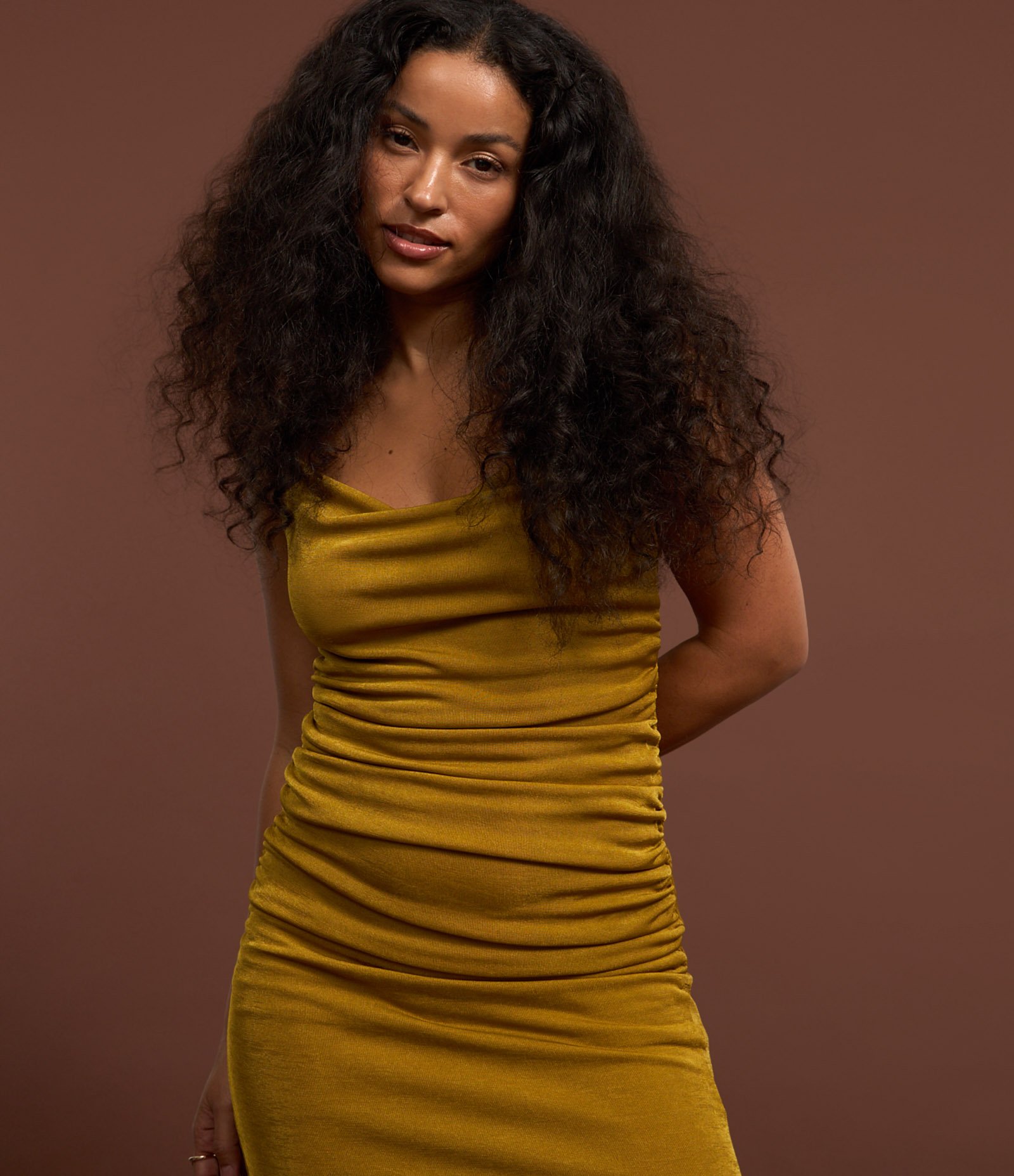 Vestido New Midi em Ribana com Decote Degagê e Fenda Verde 5