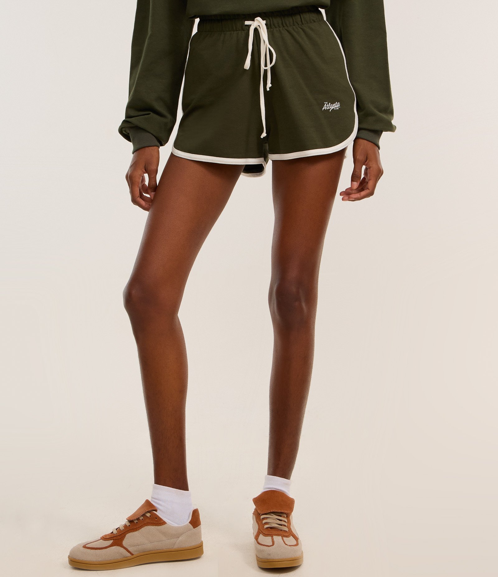 Short Curto em Moletom com Forro Fleece e Cós com Amarração Verde 3