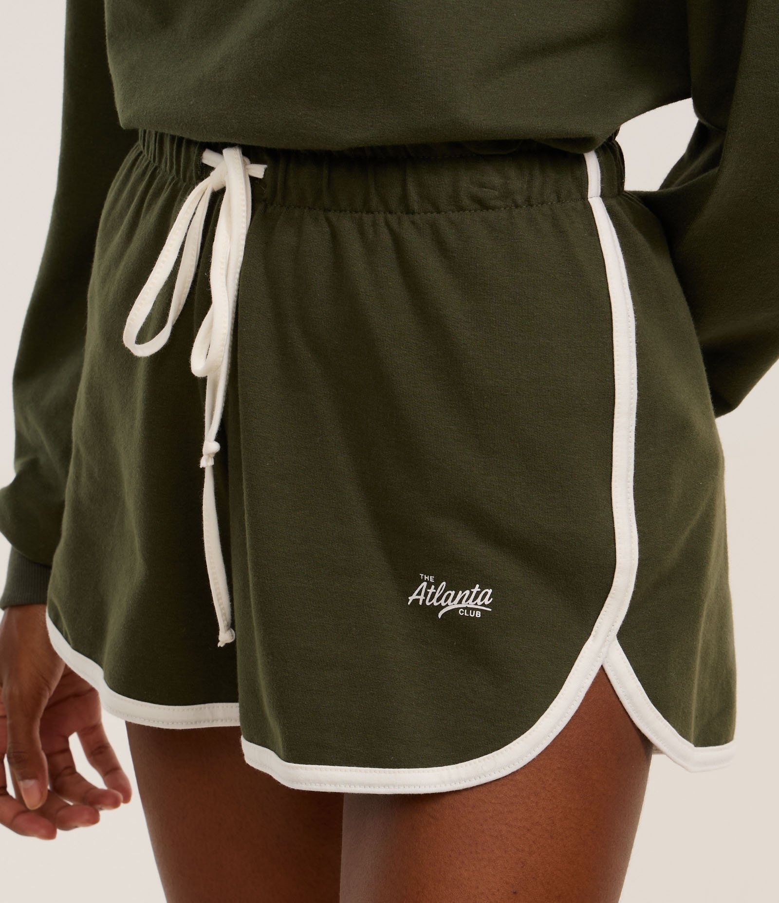 Short Curto em Moletom com Forro Fleece e Cós com Amarração Verde 4