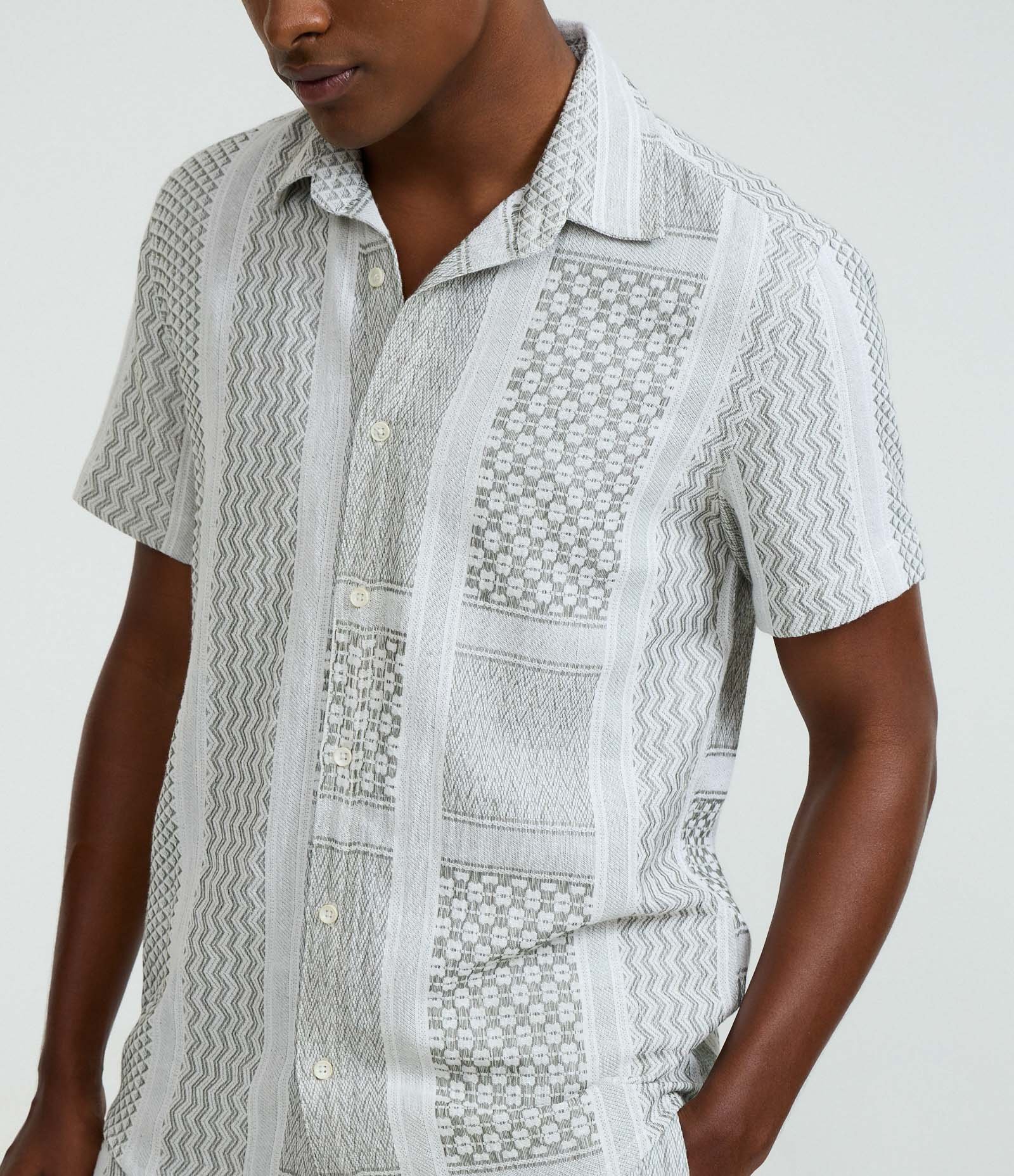 Camisa em Jacquard com Patchwork Geométrico em Tons Neutros Cinza 3