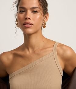 Blusa em Ribana com Ombro Só e Leve Textura