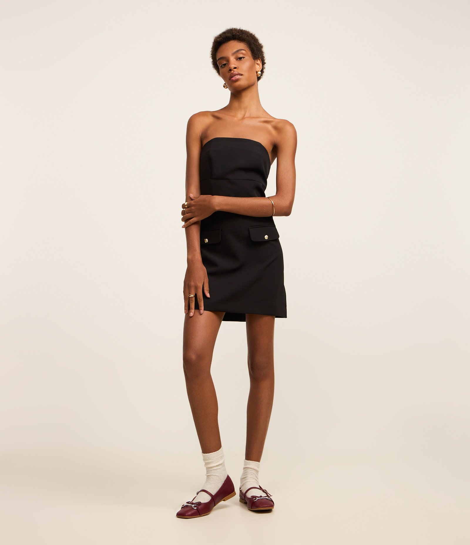 Vestido Curto Alfaiatado sem Alça com Decote Reto Preto 1