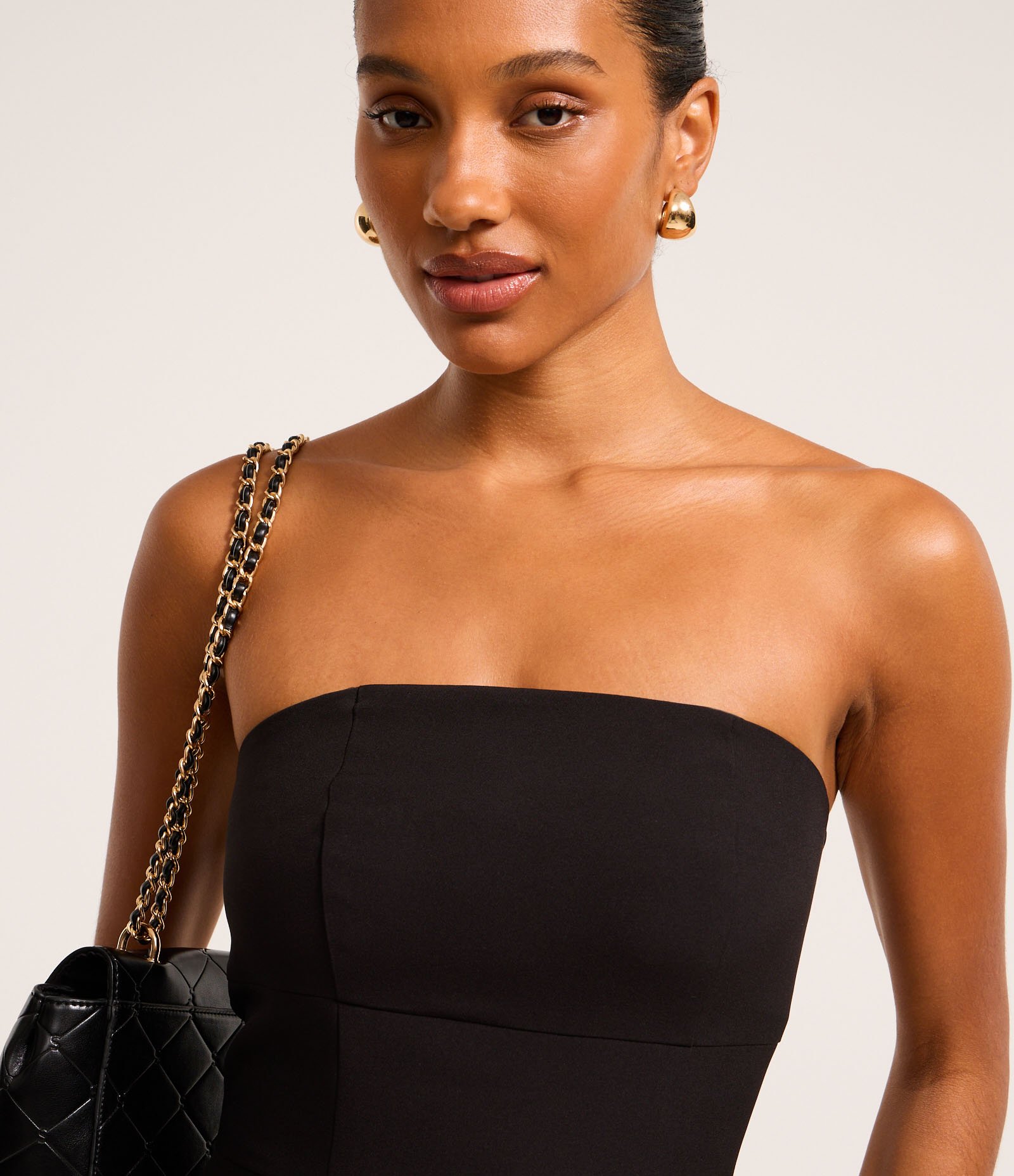 Vestido Curto Alfaiatado sem Alça com Decote Reto Preto 3