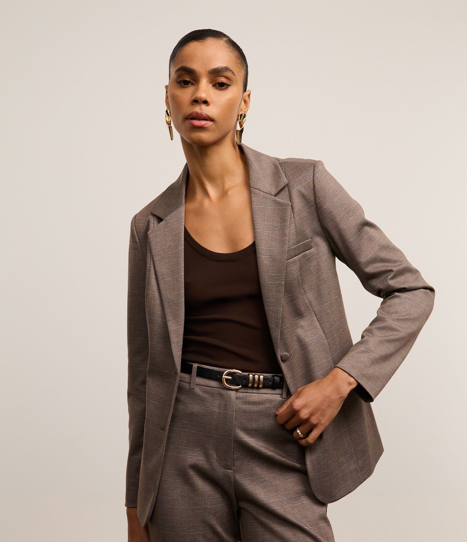 Blazer Slim com Ponto Roma e Botões Forrados Marrom 1