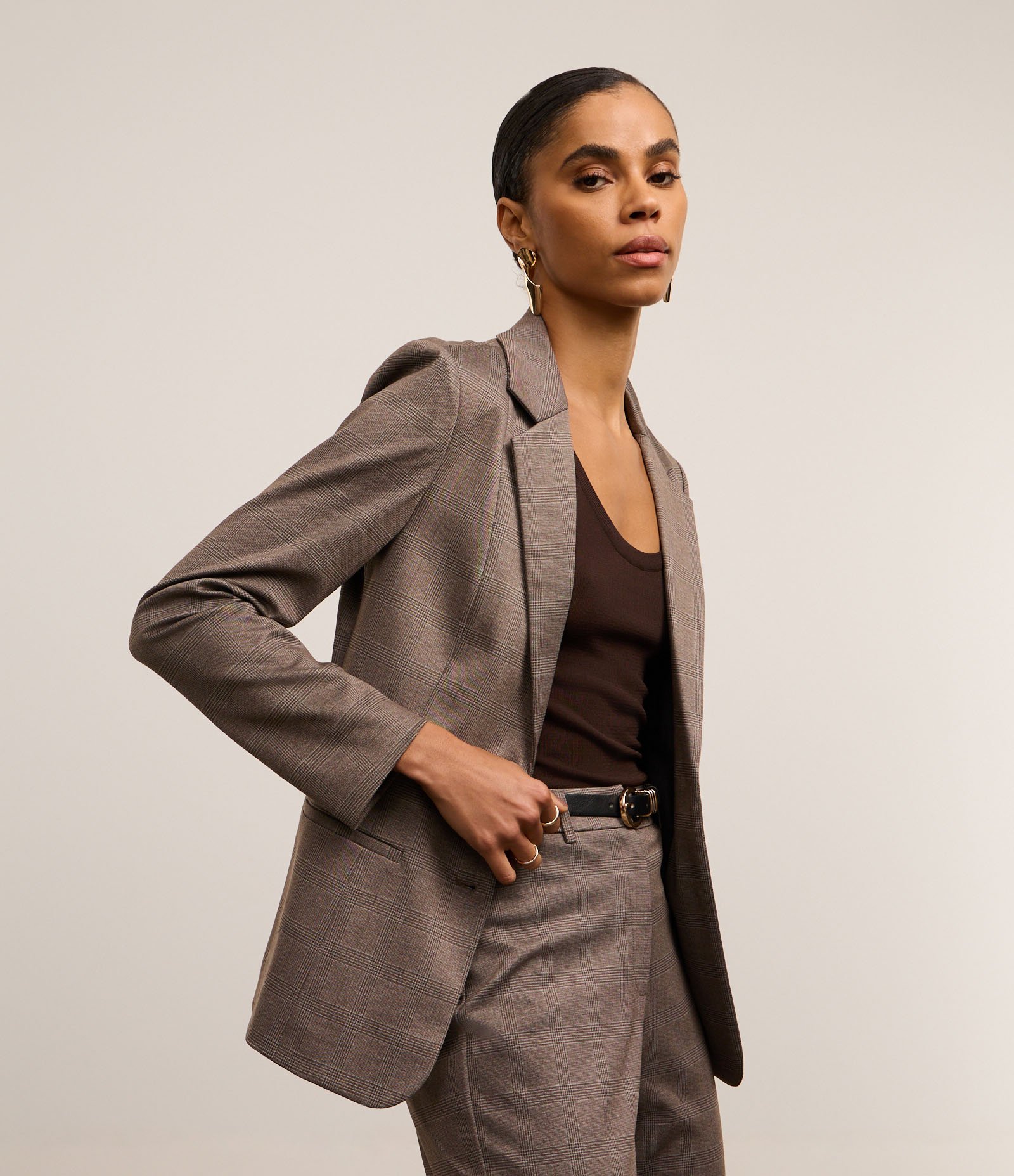 Blazer Slim com Ponto Roma e Botões Forrados Marrom 3