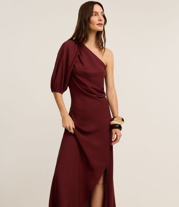 Vestido Evasê Ombro Só em Viscolinho com Franzidos