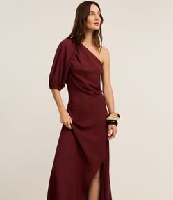 Vestido Evasê Ombro Só em Viscolinho com Franzidos