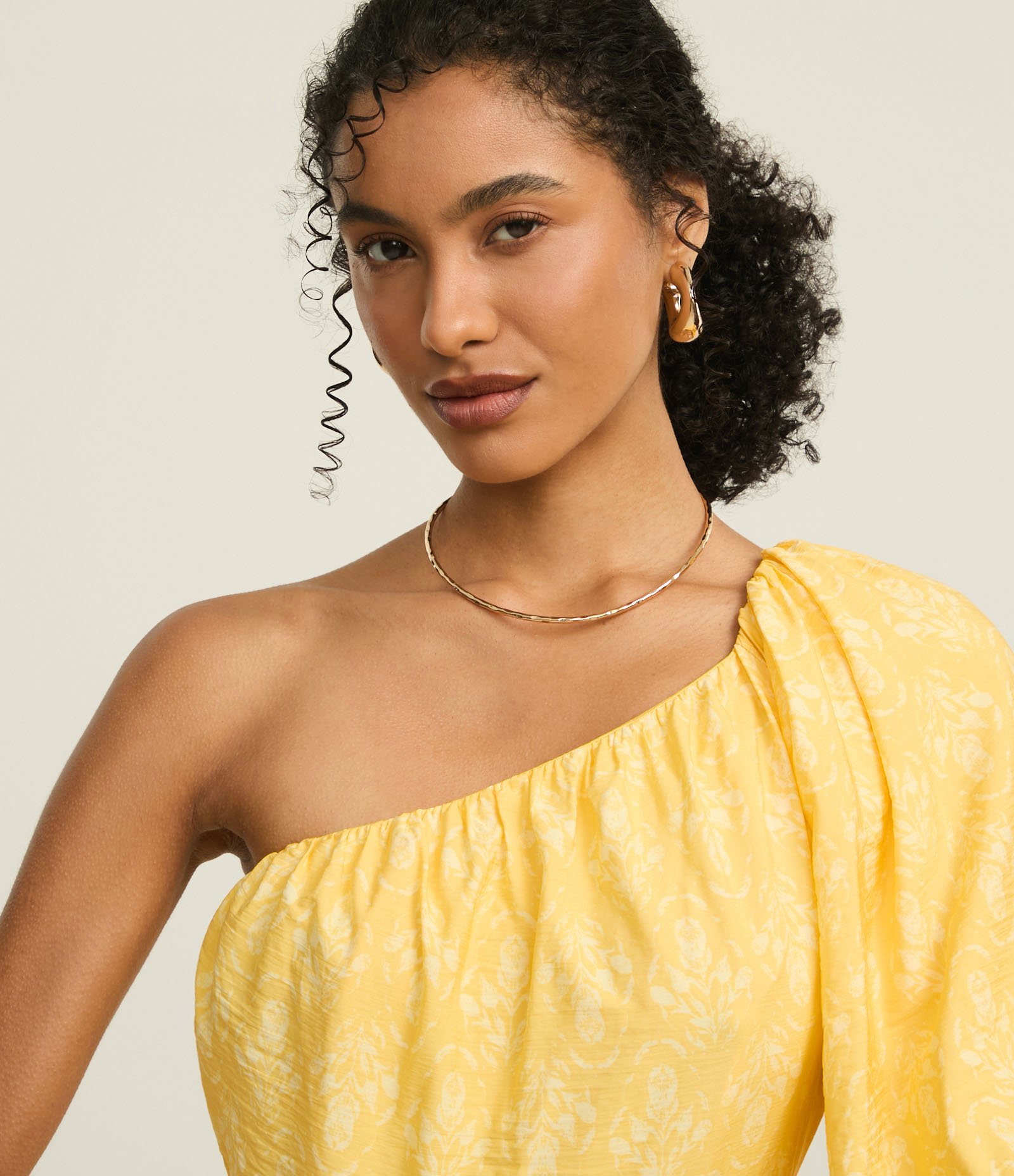 Vestido Balonê Ombro Só em Tricoline com Estampa Floral Amarelo 4