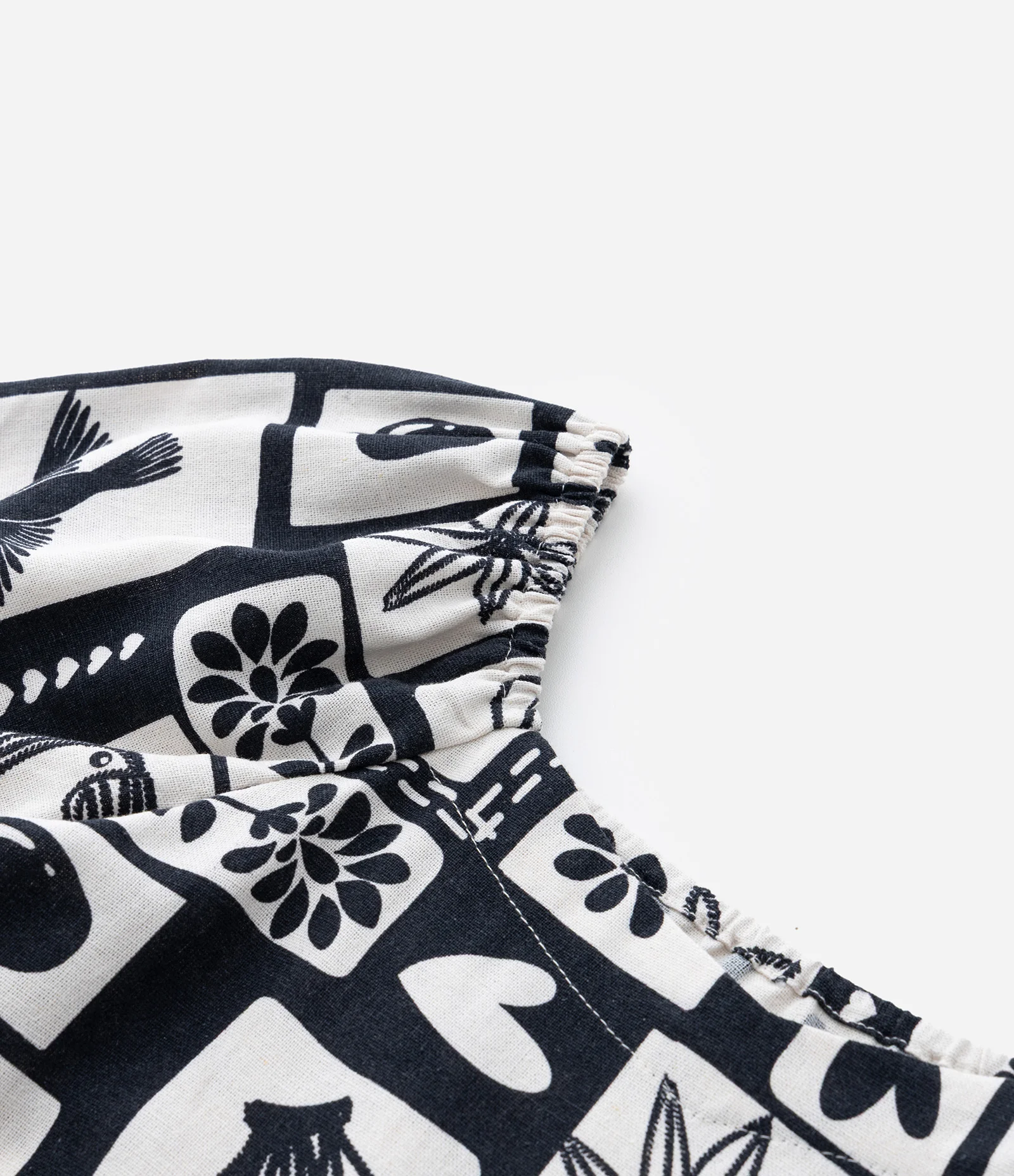 Vestido Infantil em Viscolinho com Manga Borboleta e Estampado - Tam 5 a 14 Anos Bege 4