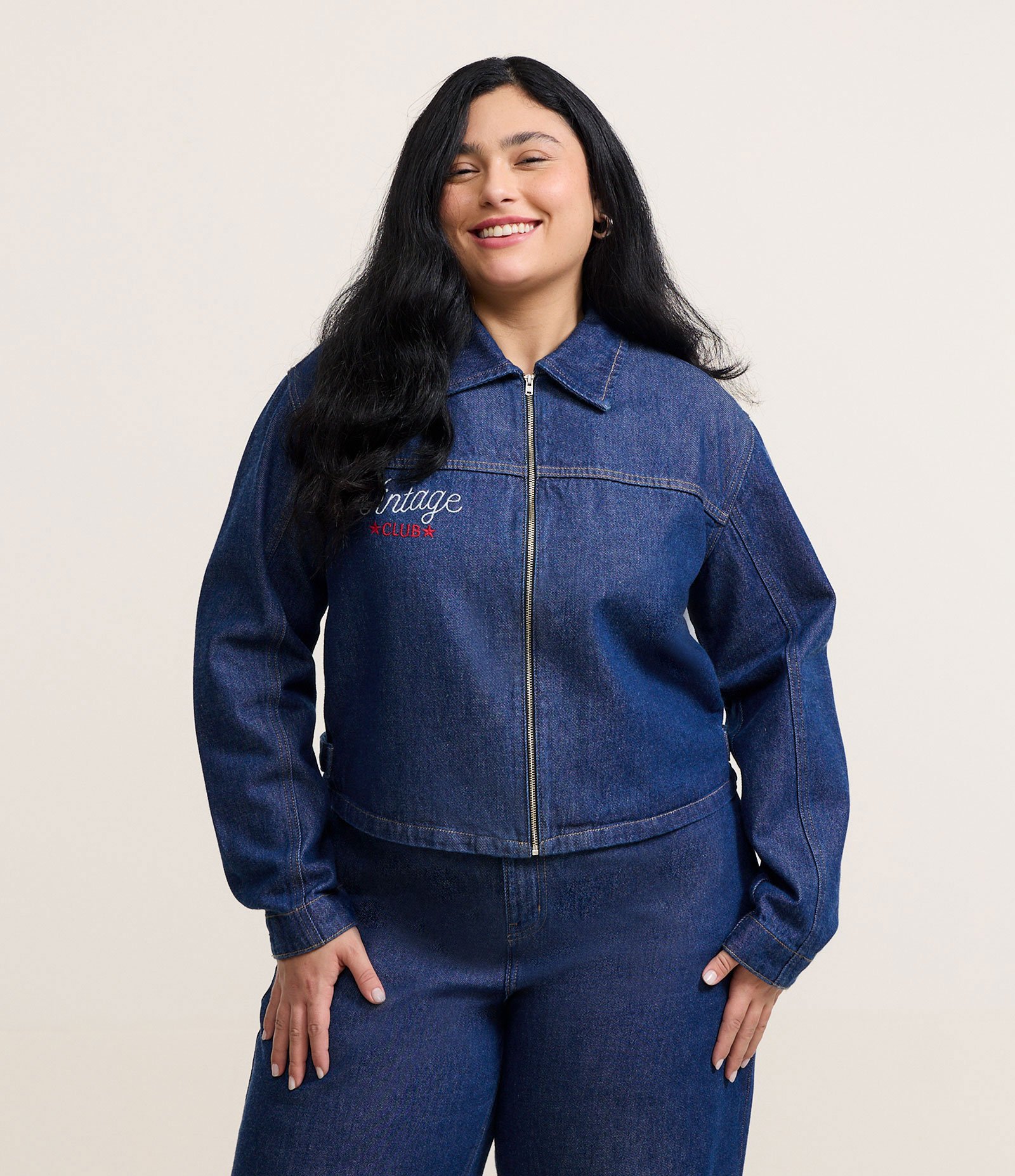 Jaqueta Bomber Jeans e Bordado Vintage Club Curve & Plus Size Azul 2