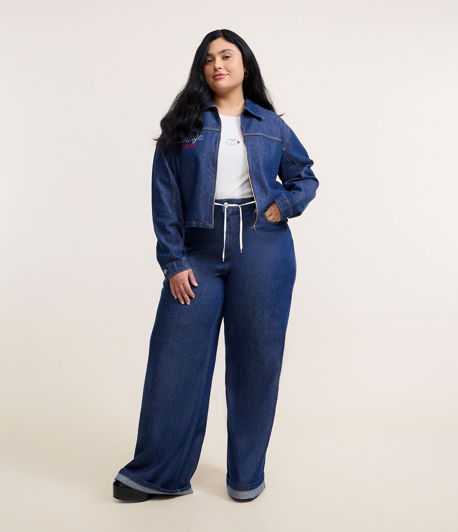 Jaqueta Bomber Jeans e Bordado Vintage Club Curve & Plus Size Azul 5