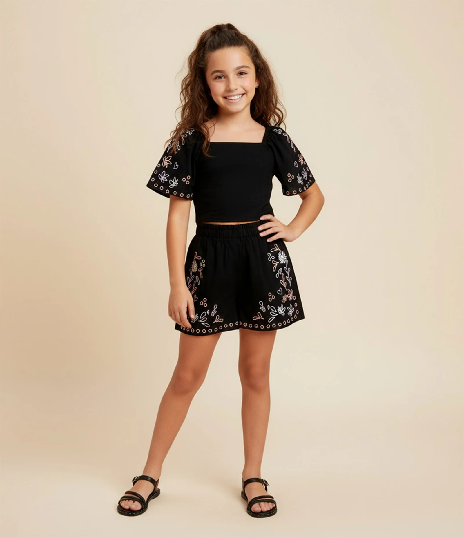 Blusa Cropped Infantil em Tricoline com Bordados nas Mangas - Tam 5 a 14 Anos Preto 1