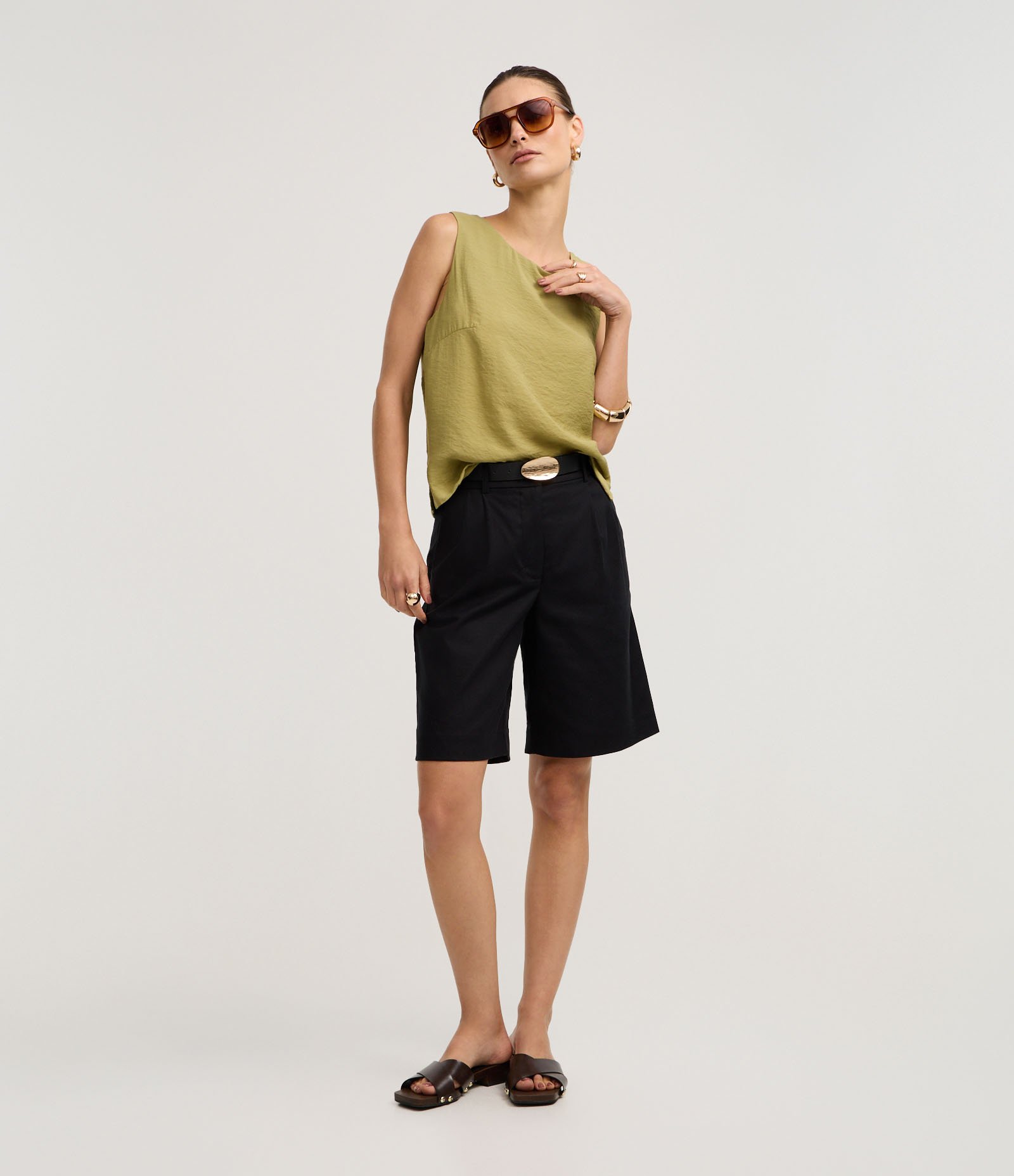 Blusa em Viscose com Pence Lateral e Efeito Amassado Verde 2