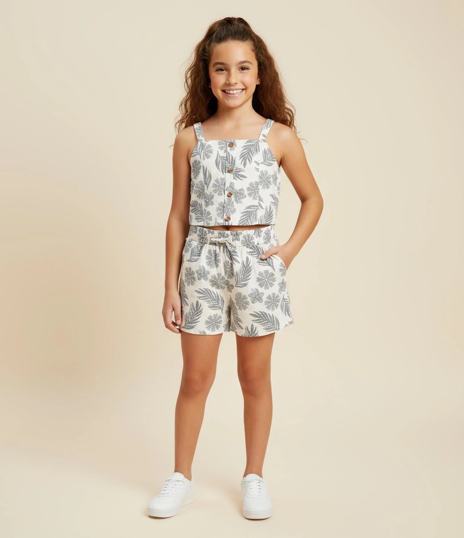 Blusa Infantil em Viscolinho com Estampa Folhagens - Tam 5 a 14 Anos Bege 1