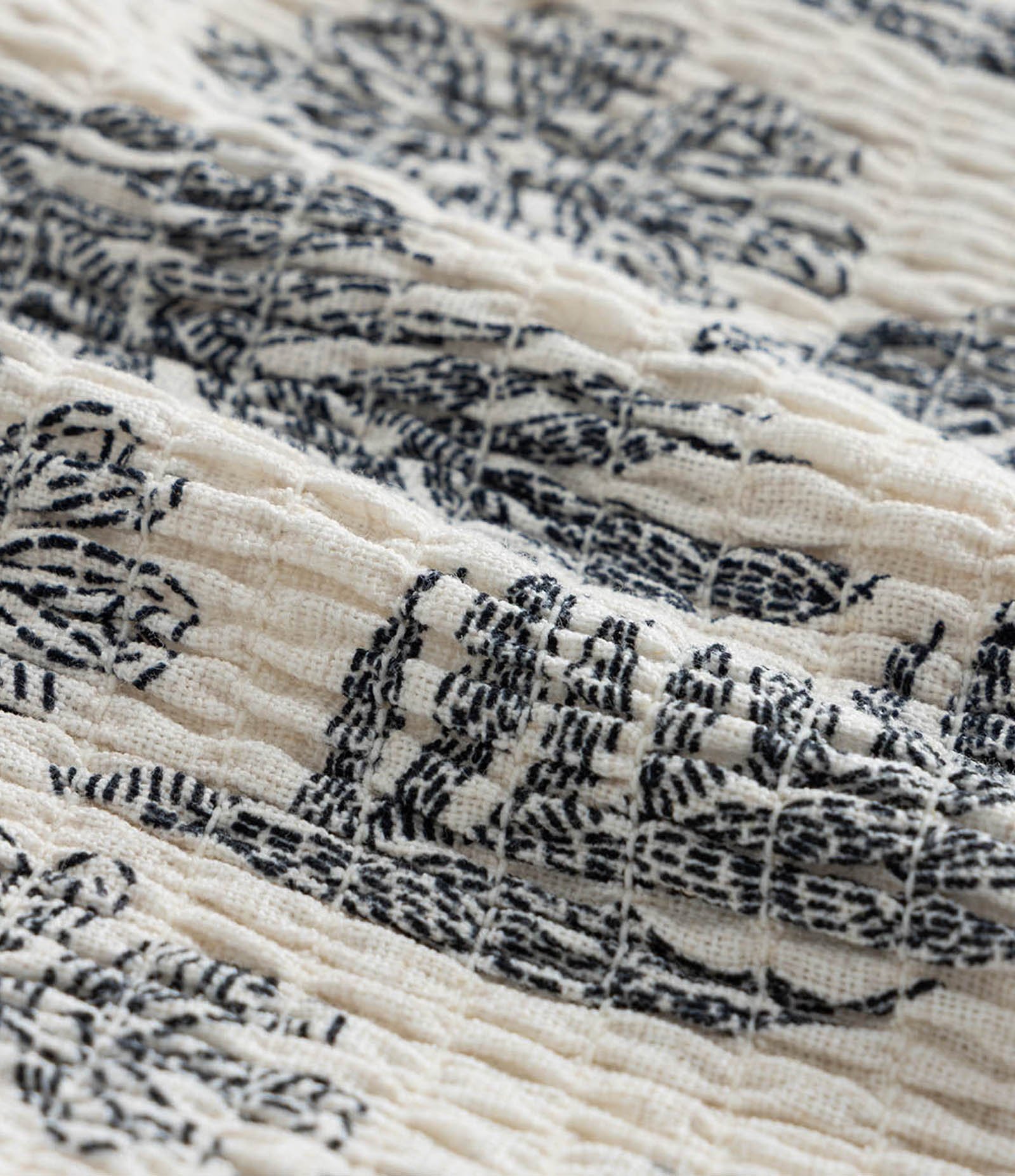 Blusa Infantil em Viscolinho com Estampa Folhagens - Tam 5 a 14 Anos Bege 5