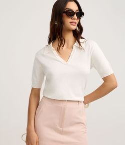 Blusa Polo em Tricô com Mini Pérolas no Decote V
