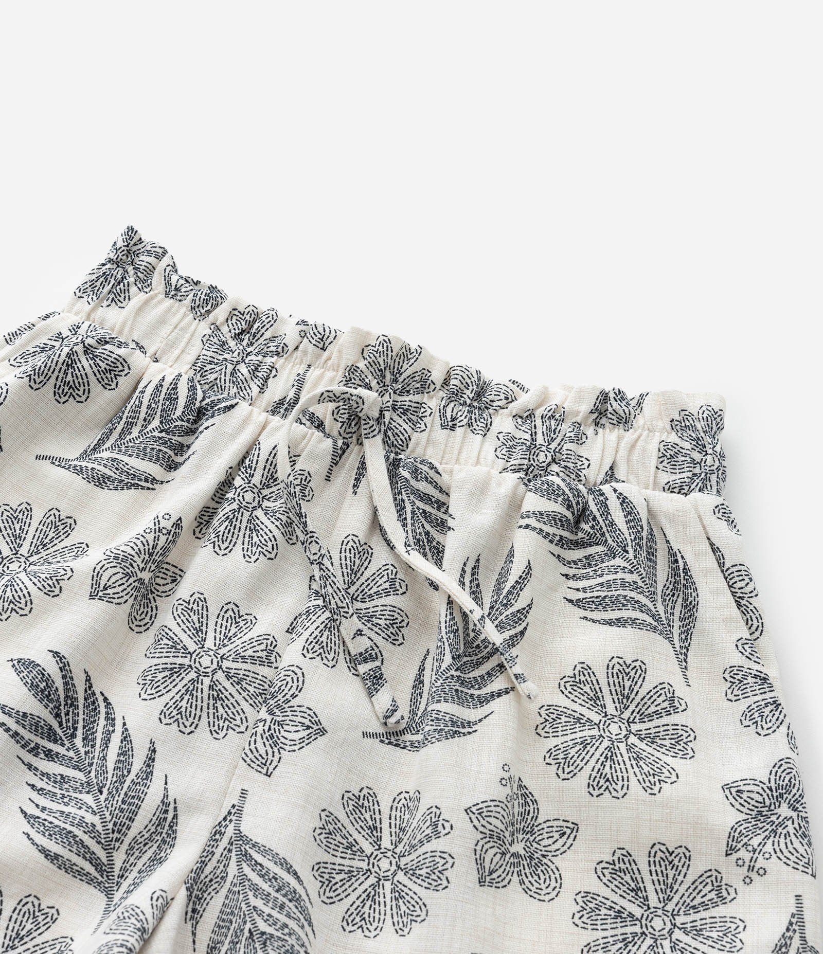 Short Clochard Infantil em Viscolinho Estampa Folhagens - Tam 5 a 14 Anos Bege 5