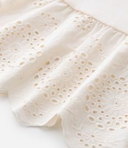 Blusa Canelada Infantil com Babado em Broderie - Tam 5 a 14 Anos