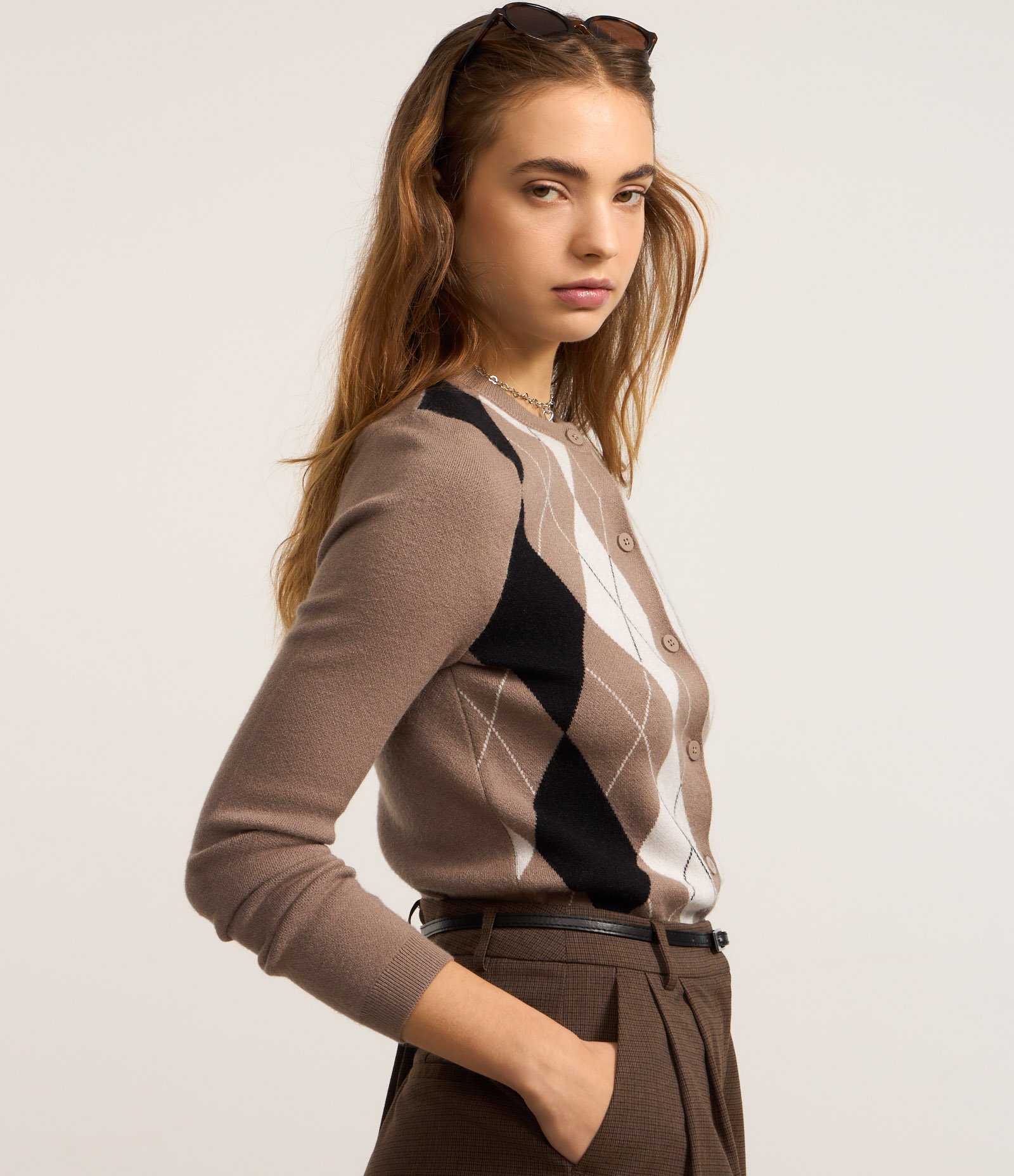 Cardigan em Tricô com Estampa Xadrez Marrom 3