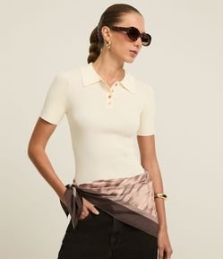 Blusa Canelada em Tricô com Gola Polo