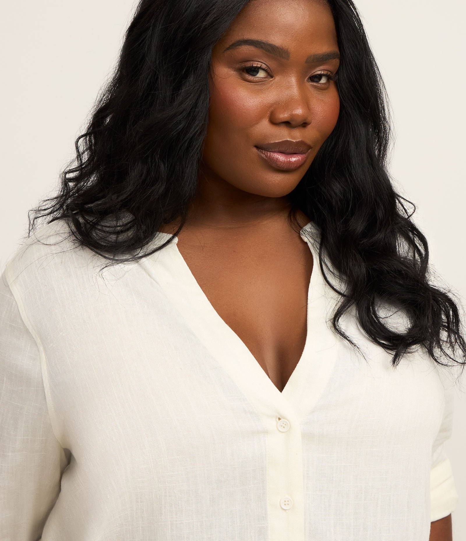 Camisa em Viscose e Linho com Gola Padre Curve & Plus Size Branco 1