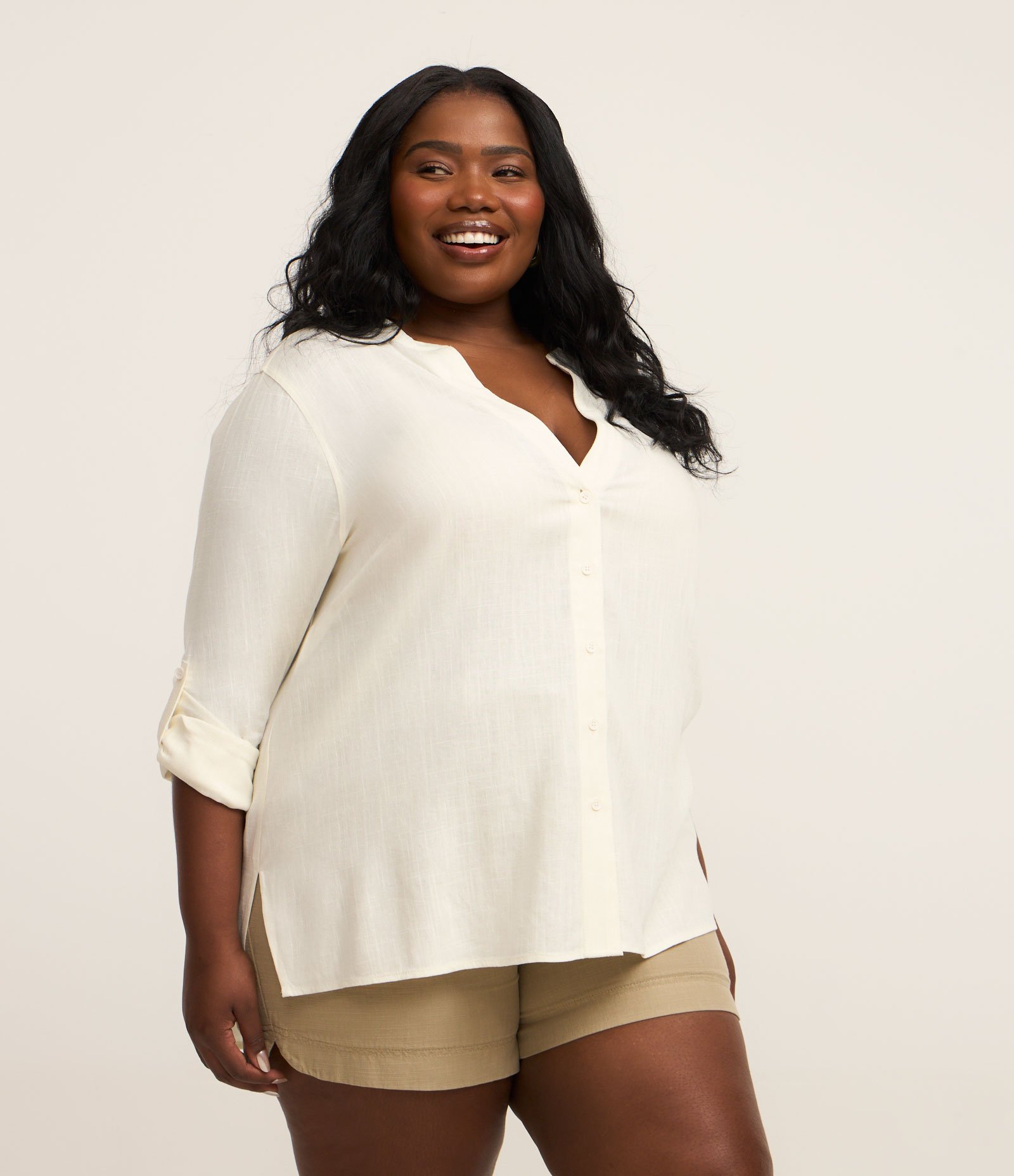 Camisa em Viscose e Linho com Gola Padre Curve & Plus Size Branco 2