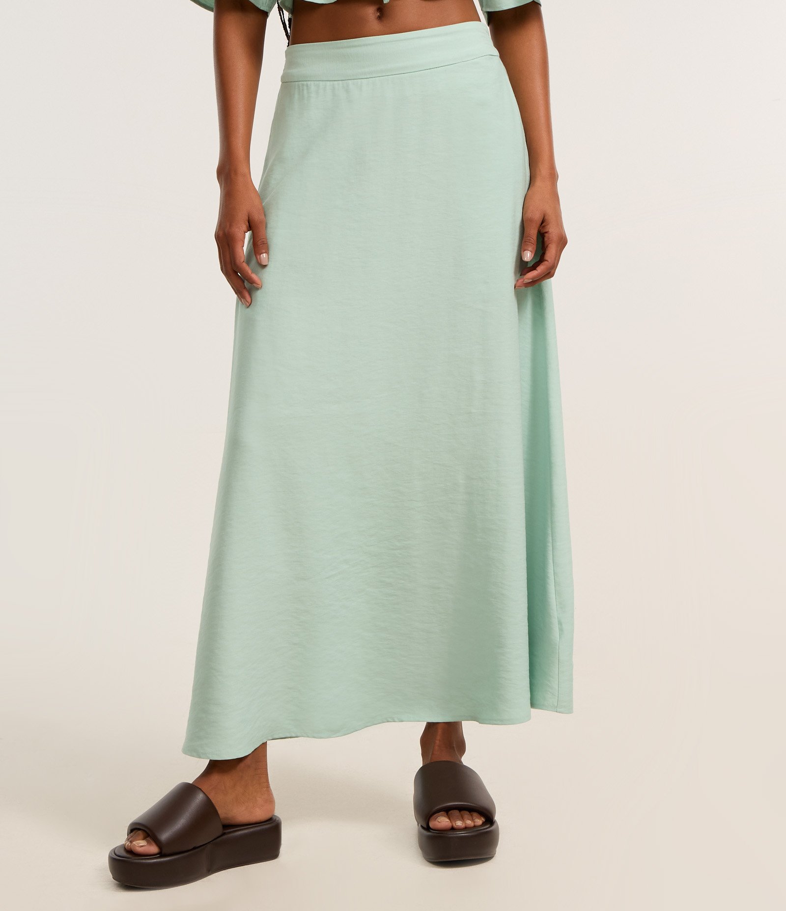 Saia Long Midi em Viscose com Bolsos e Pregas Verde 3