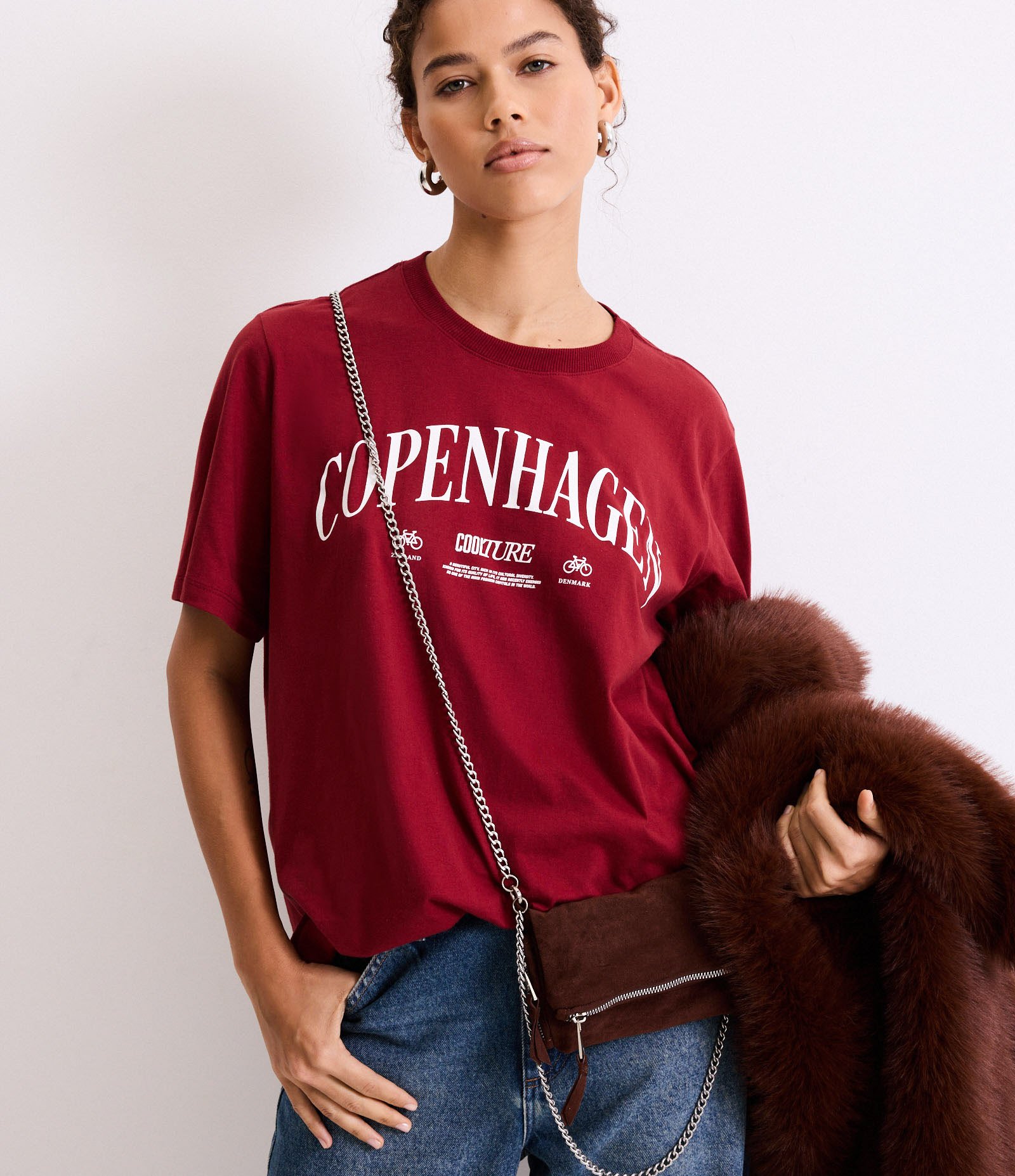Camiseta Alongada em Algodão com Estampa Copenhagen Vinho 1