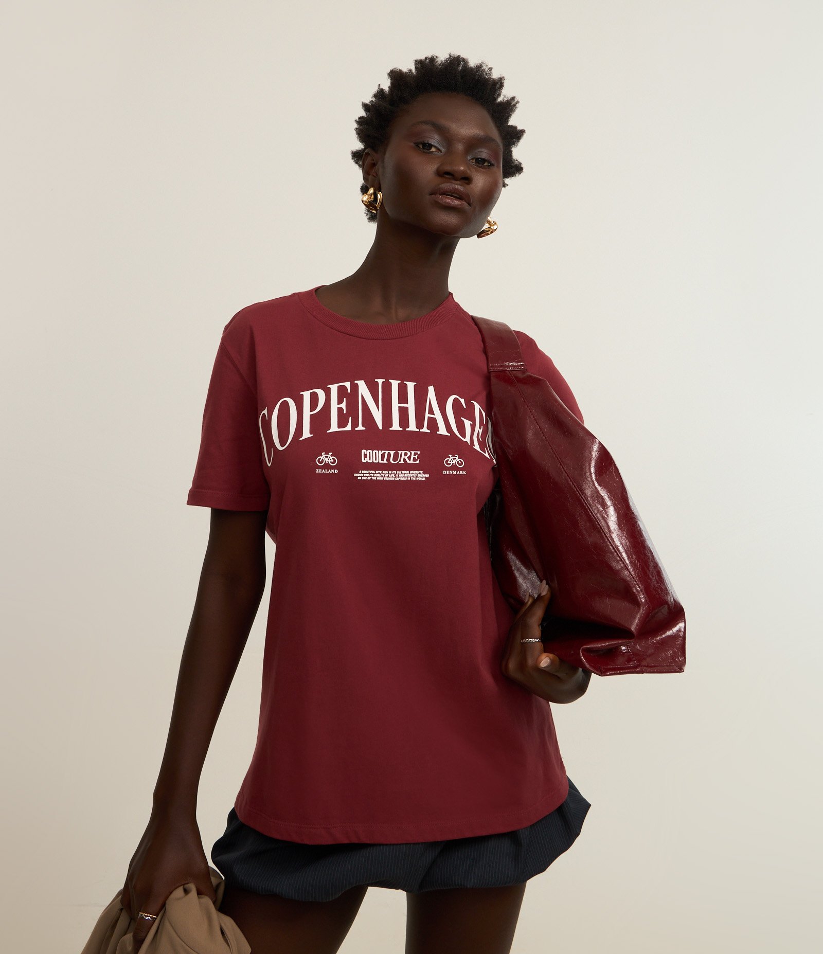 Camiseta Alongada em Algodão com Estampa Copenhagen Vinho 2