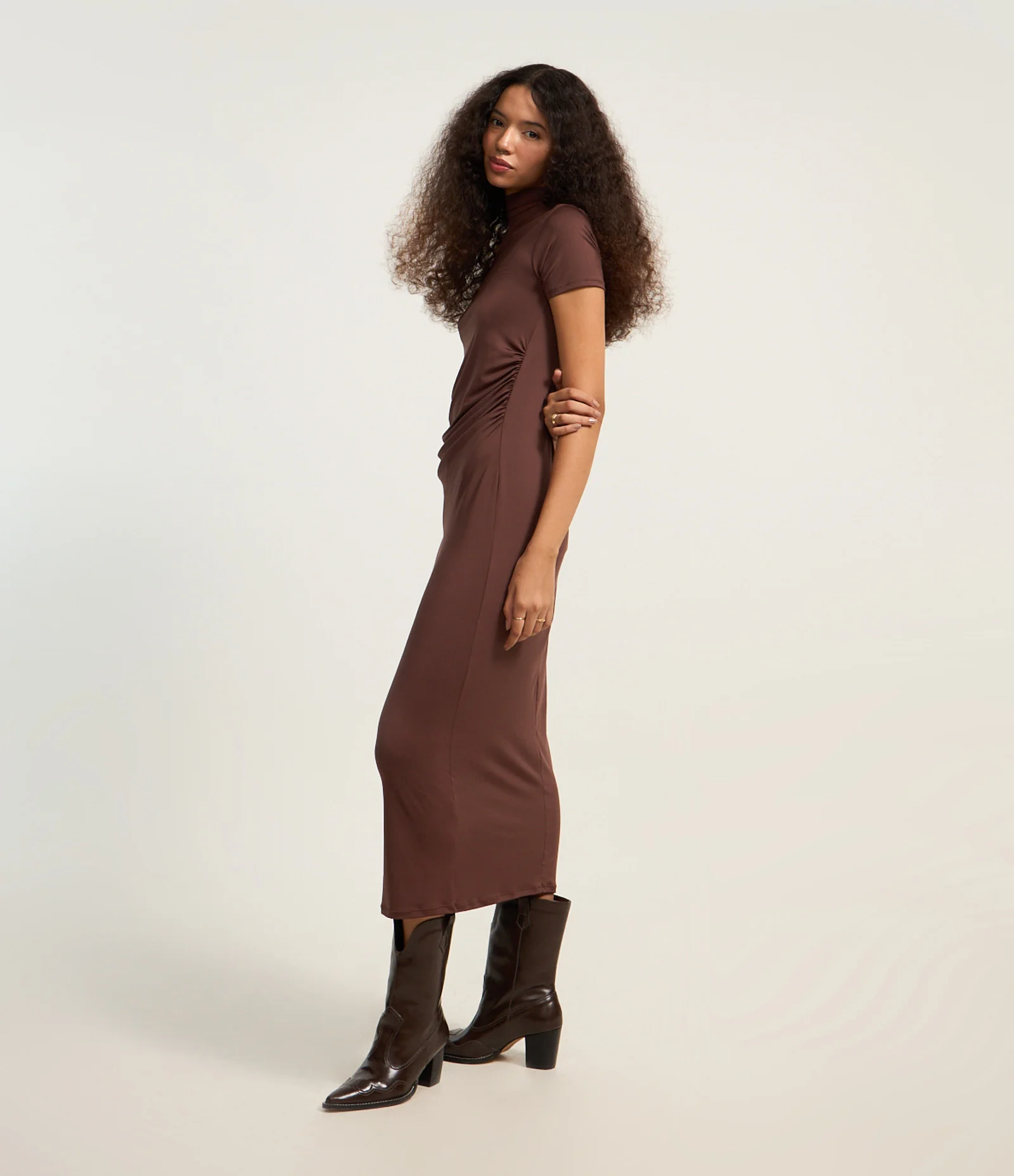 Vestido Longo em Jersey com Golinha Alta e Franzido 1