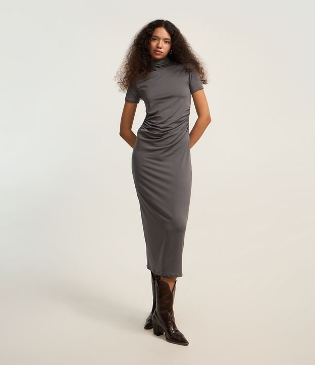 Vestido Longo em Jersey com Golinha Alta e Franzido
