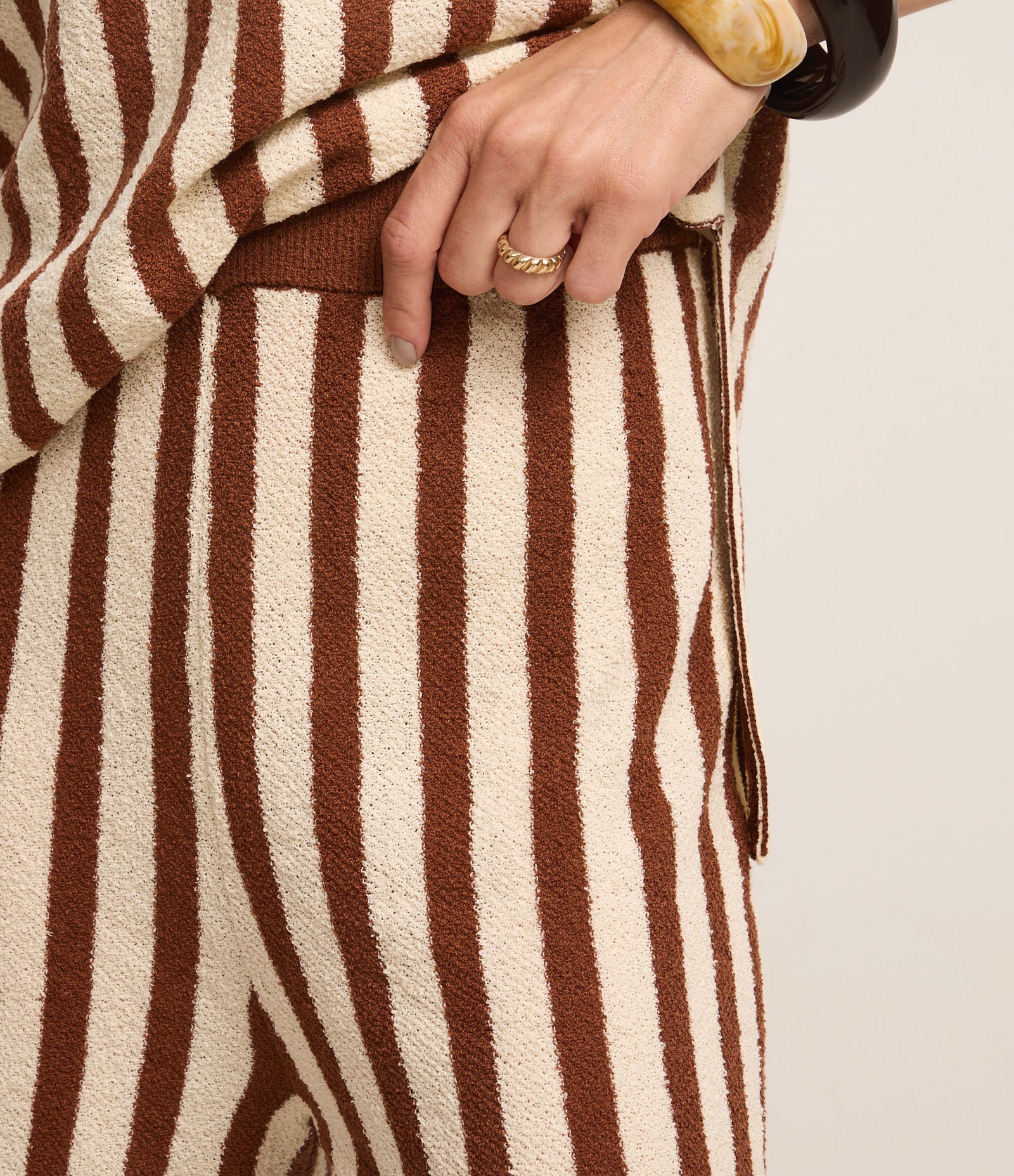 Calça Reta Cintura Alta em Tricô com Listras Bicolor 4