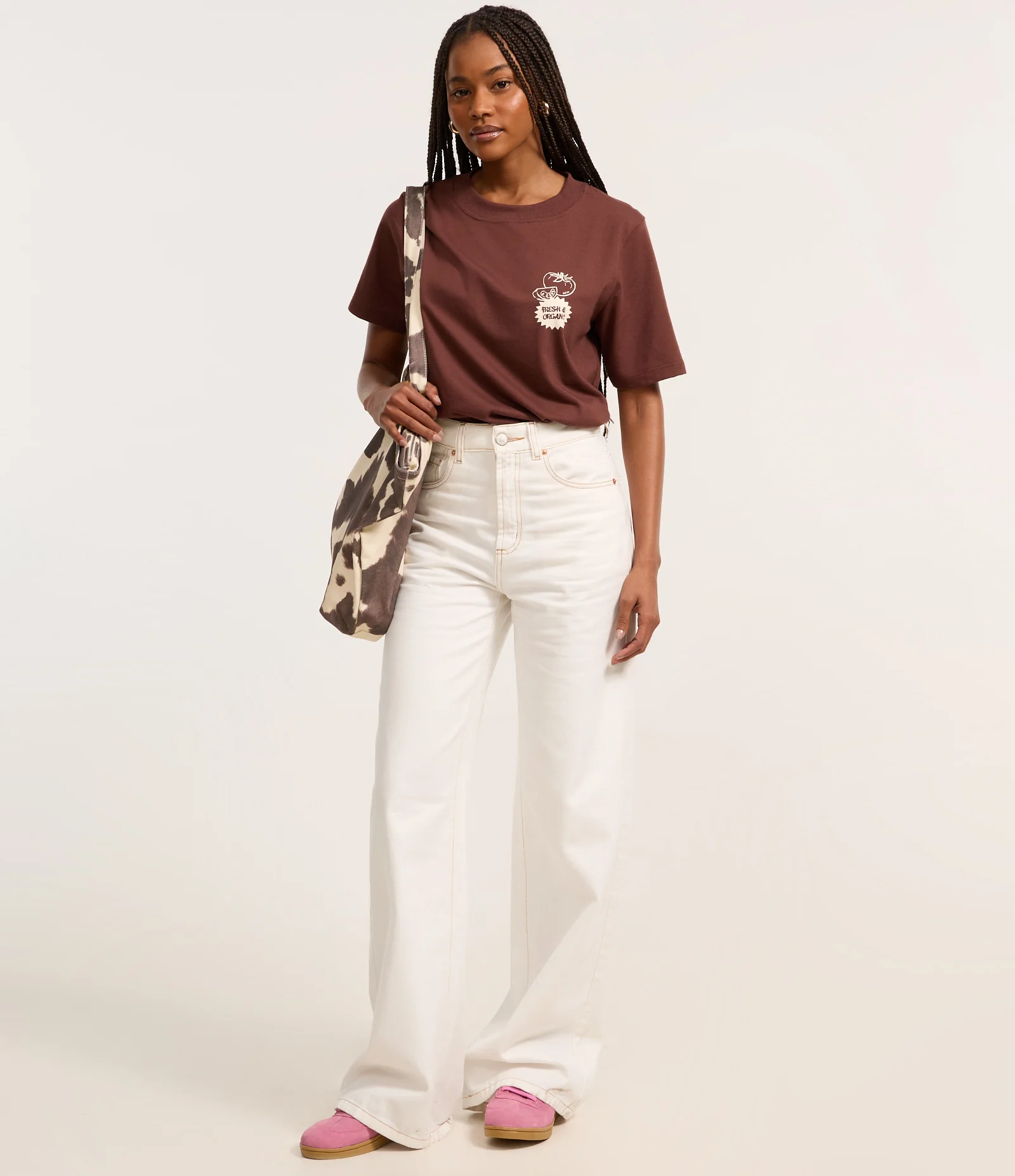 Camiseta Alongada em Algodão com Estampa Market Marrom 2