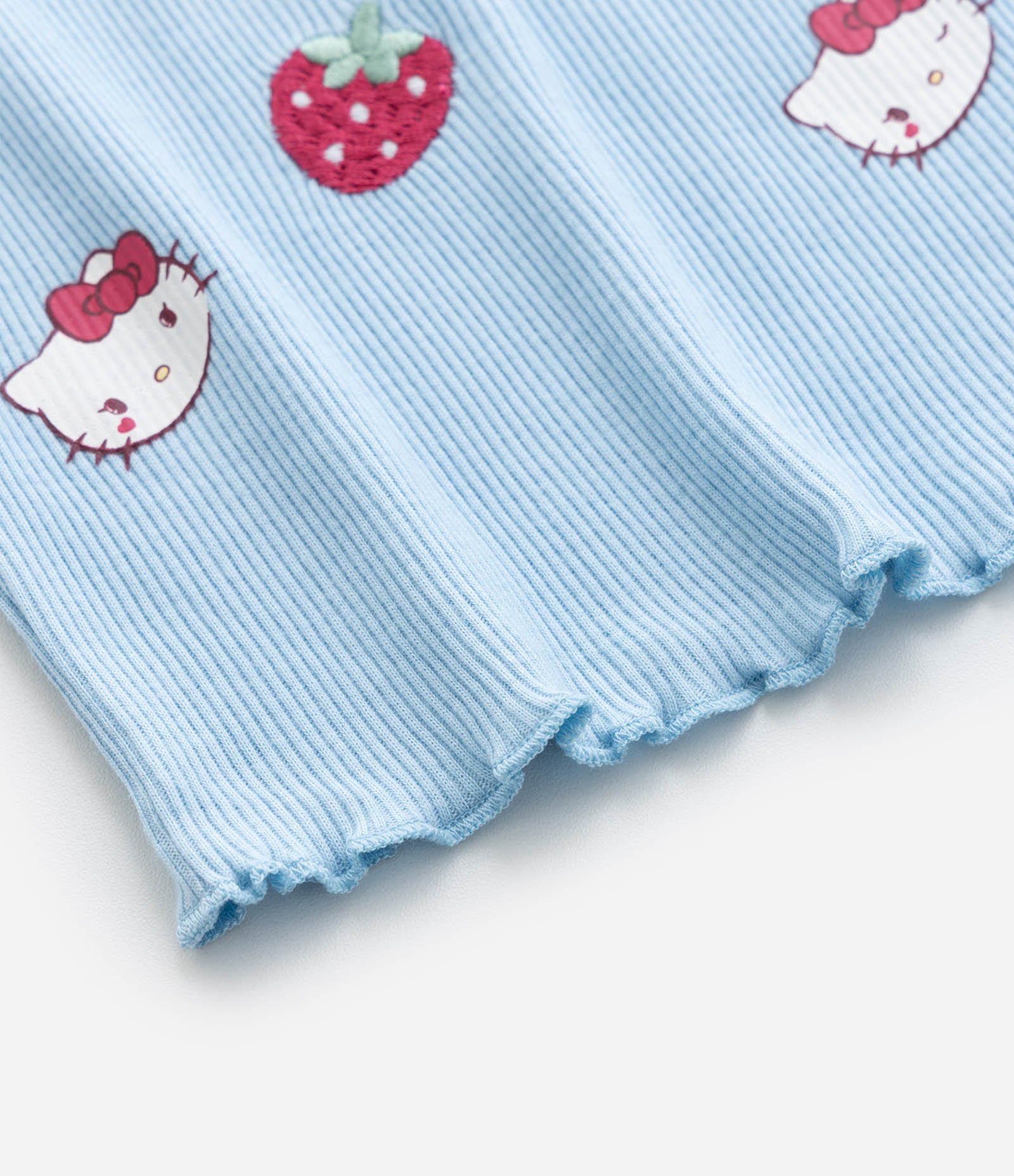 Blusa Infantil Canelada com Estampa Hello Kitty e Morangos - Tam 5 a 14 Anos Azul 6