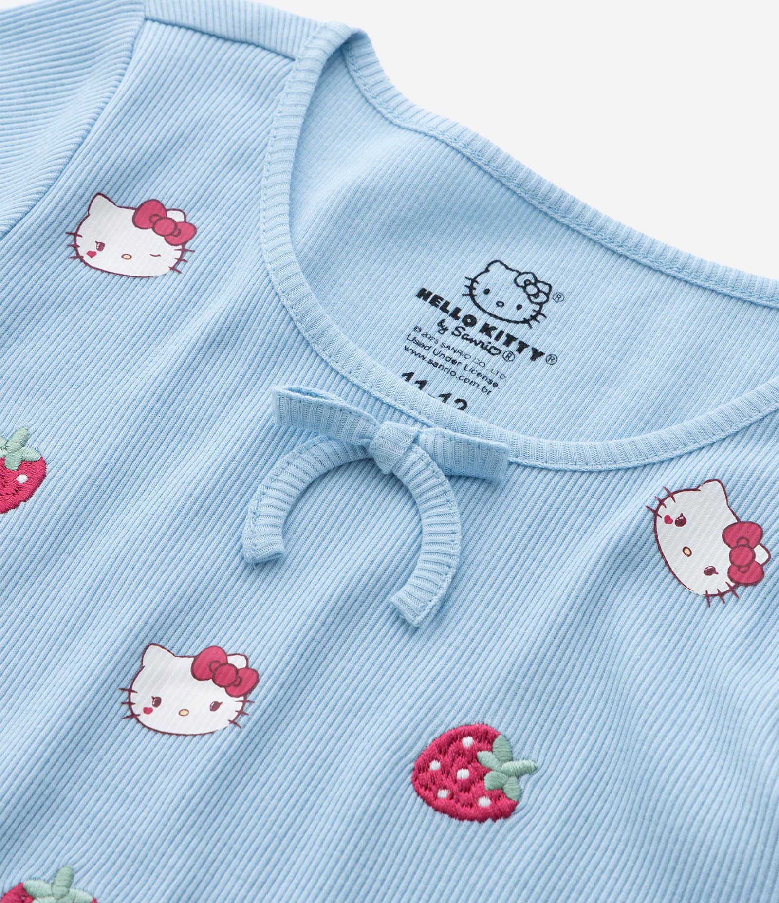 Blusa Infantil Canelada com Estampa Hello Kitty e Morangos - Tam 5 a 14 Anos Azul 8