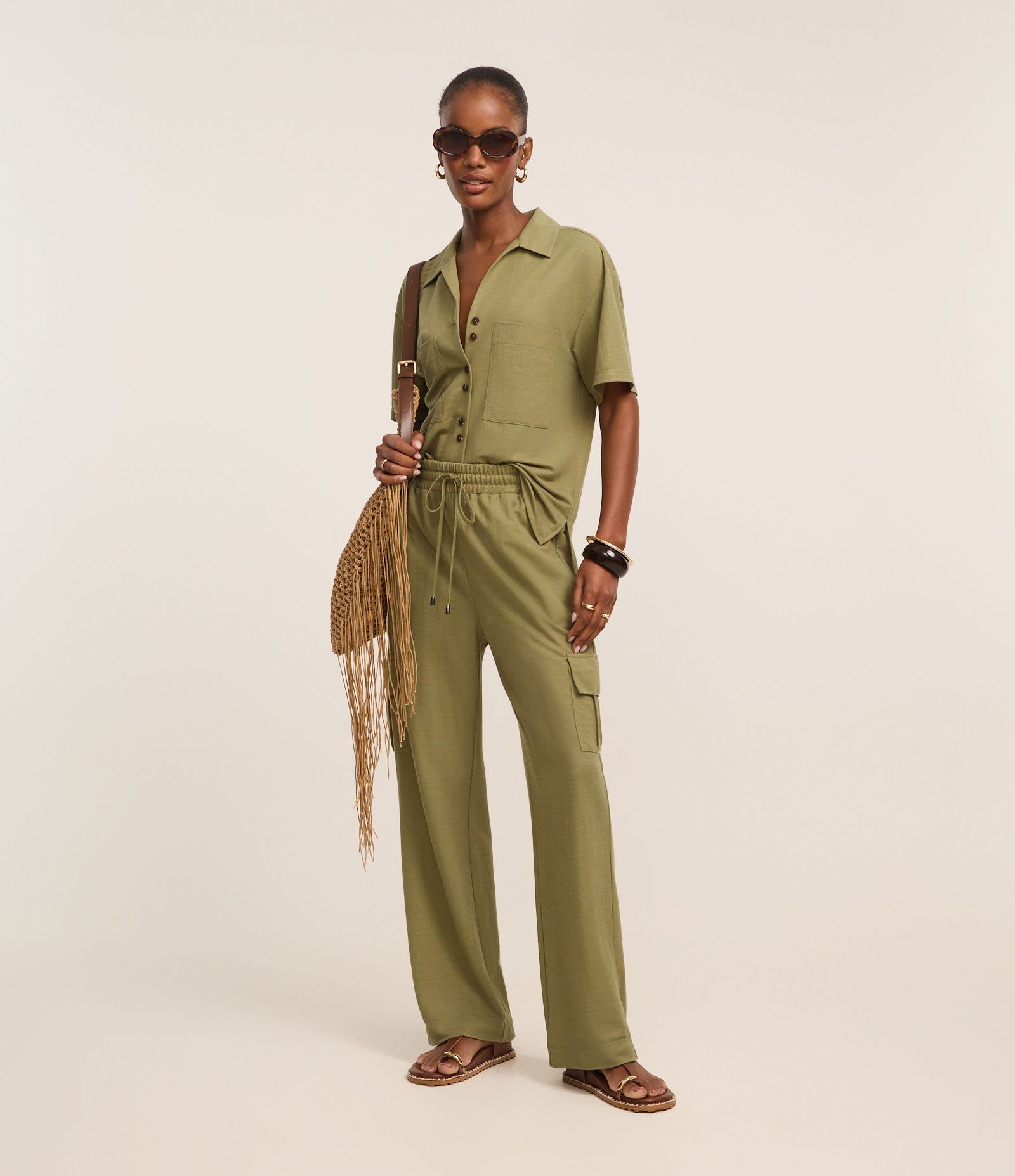 Calça Fluída em Malha Orly com Bolsos Laterais Verde 2